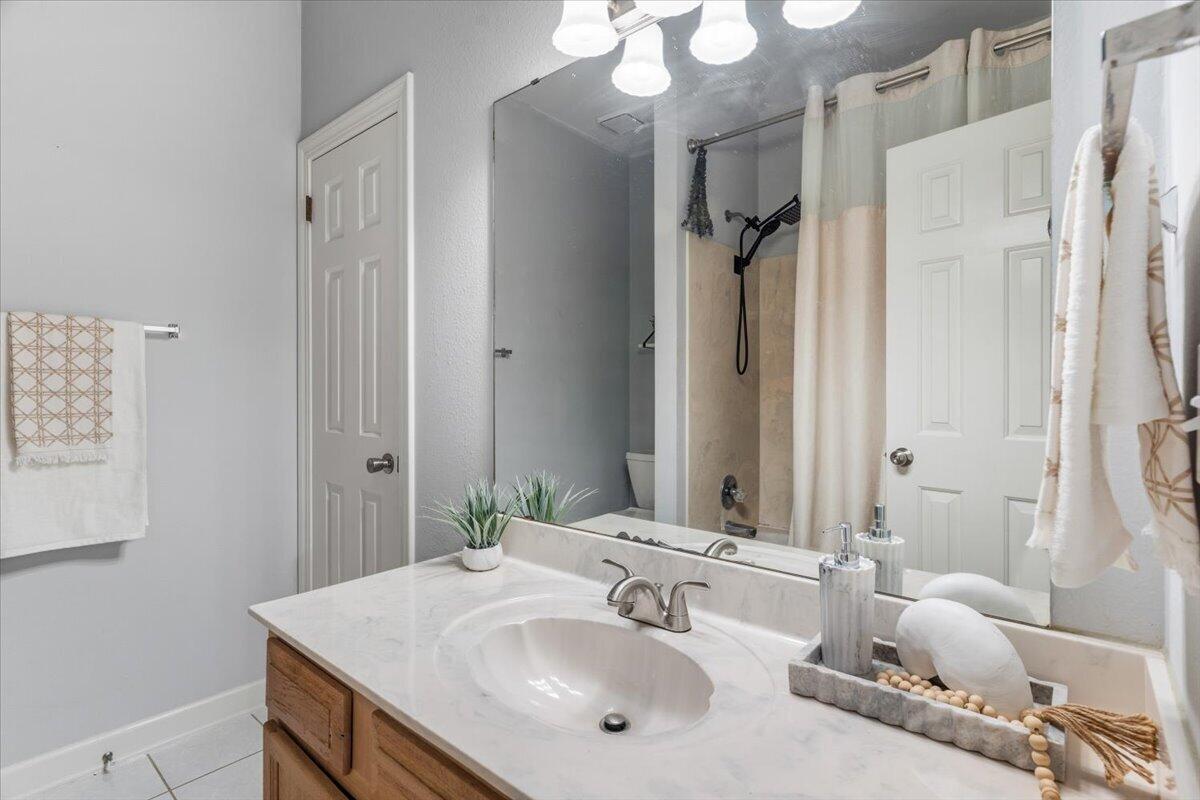 LAKE POINTE - Residential