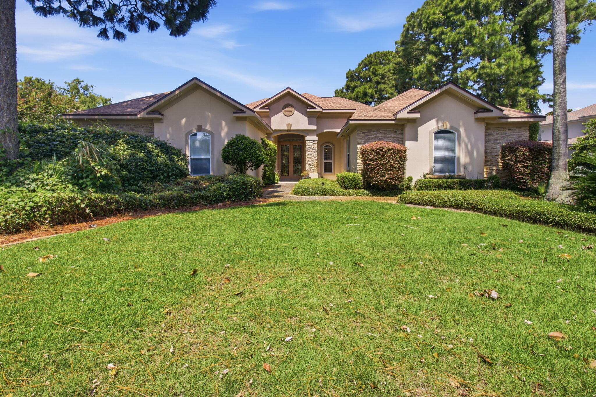 Emerald Lakes - Residential