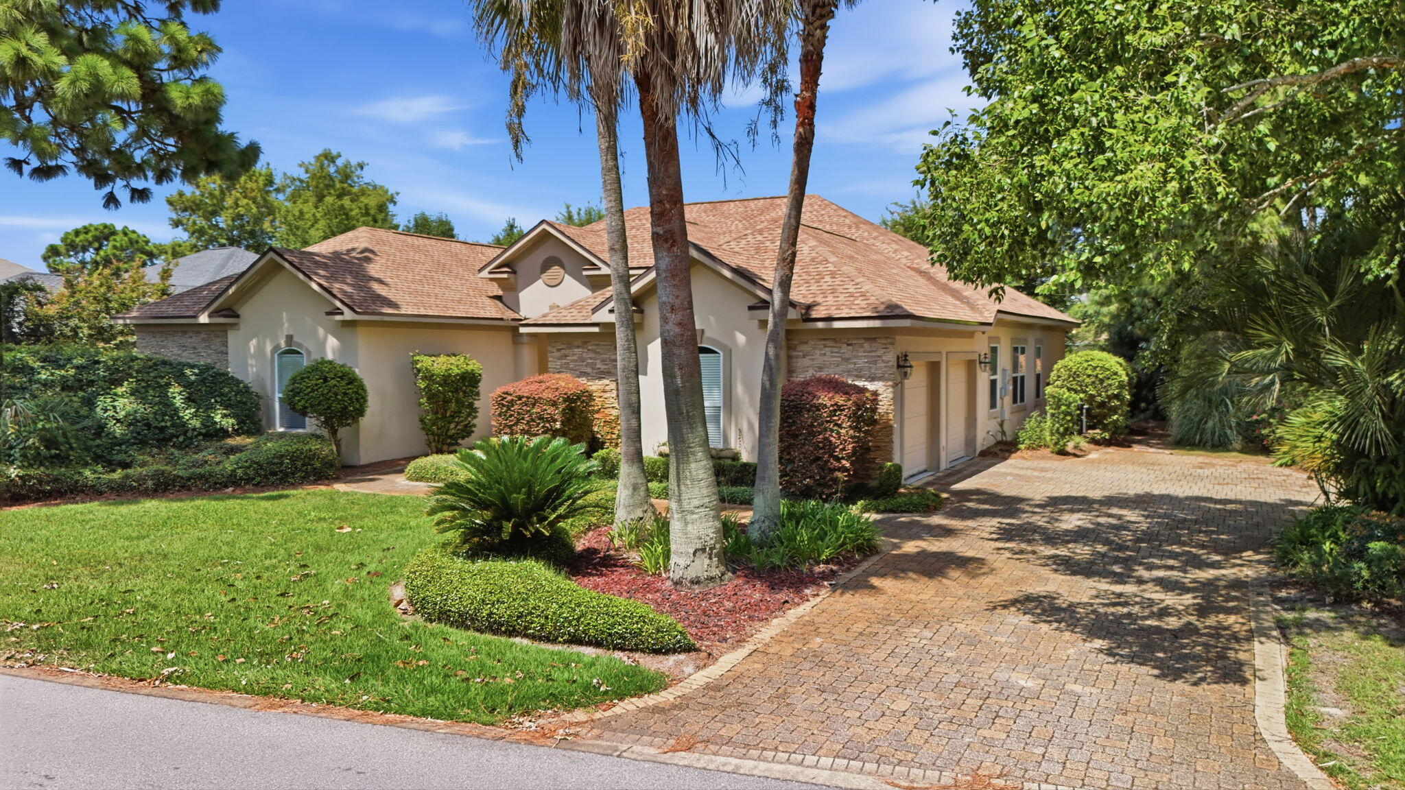 Emerald Lakes - Residential