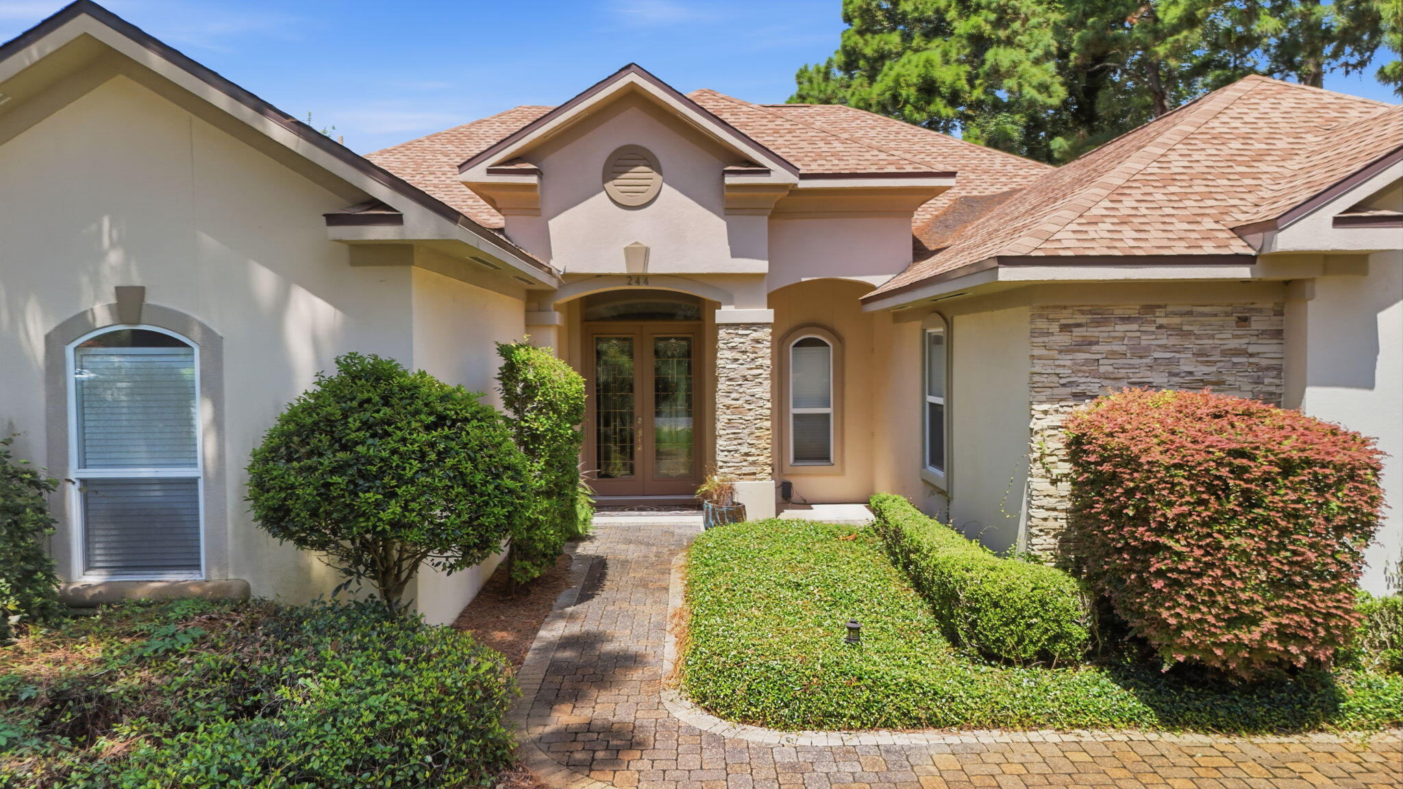 Emerald Lakes - Residential