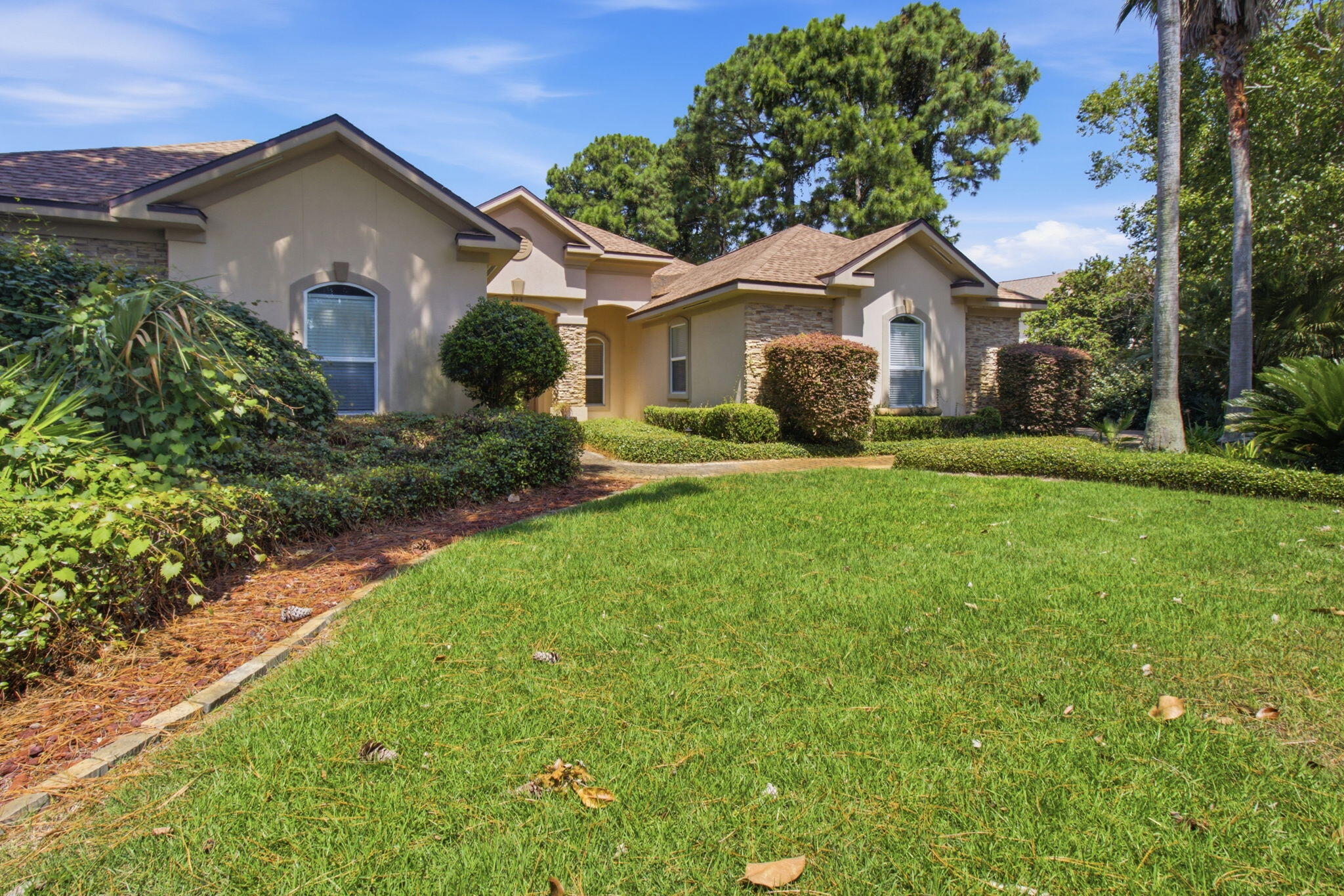 Emerald Lakes - Residential