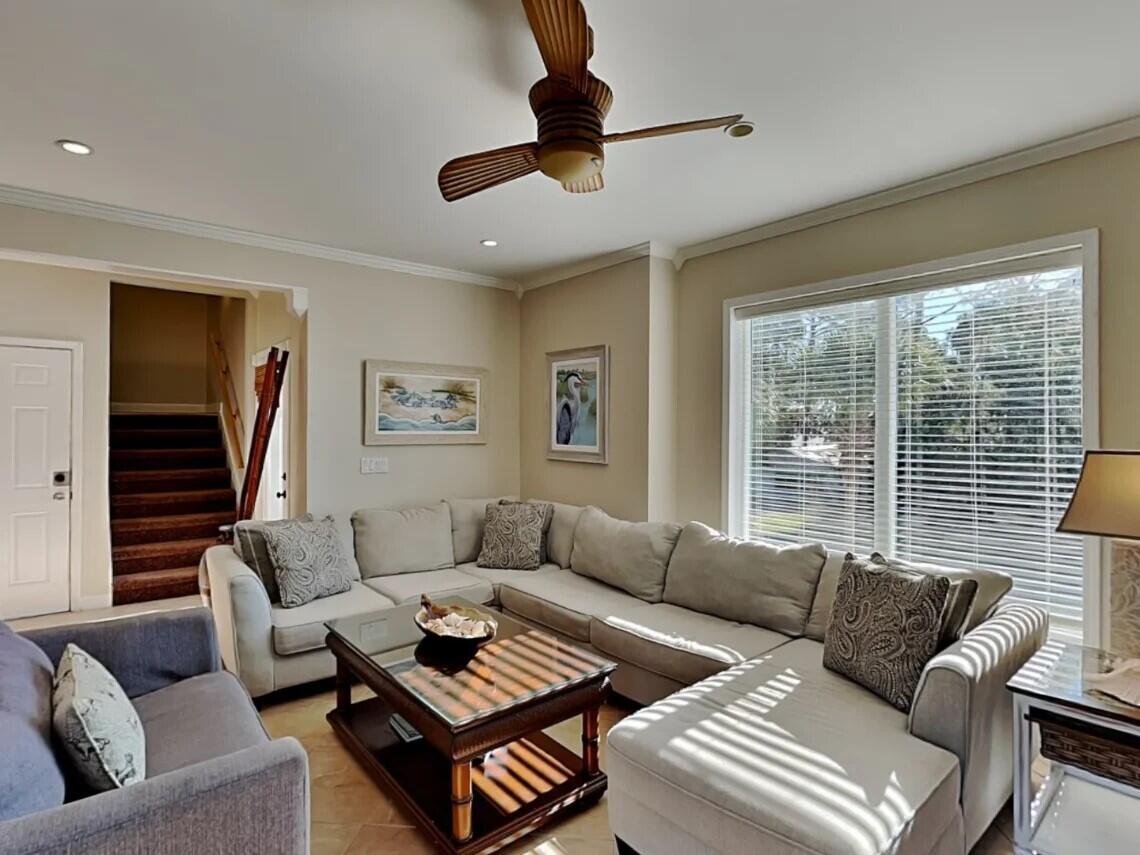 HOLIDAY BEACH UNIT 16 - Residential