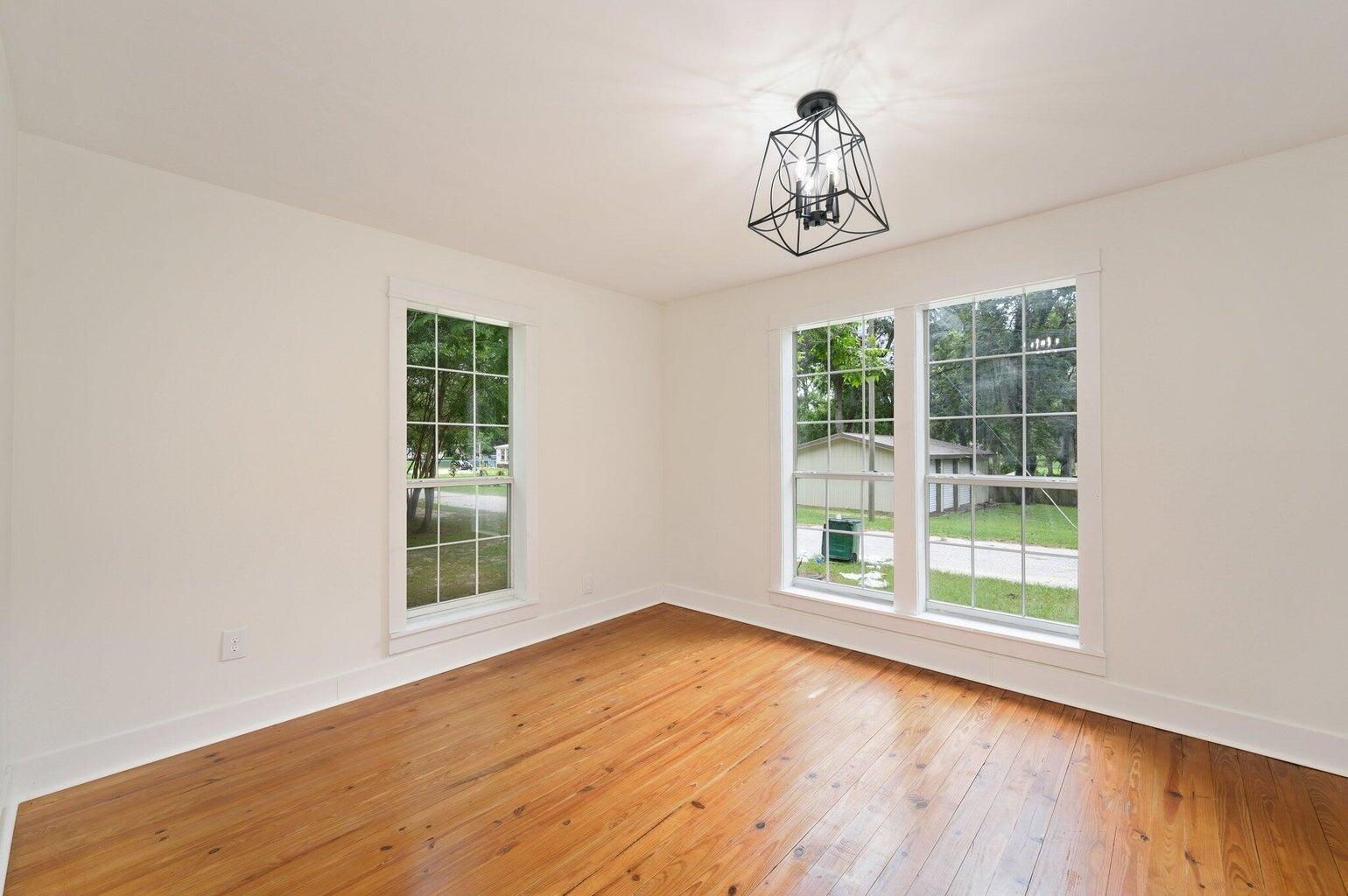 LAUREL HILL - Residential