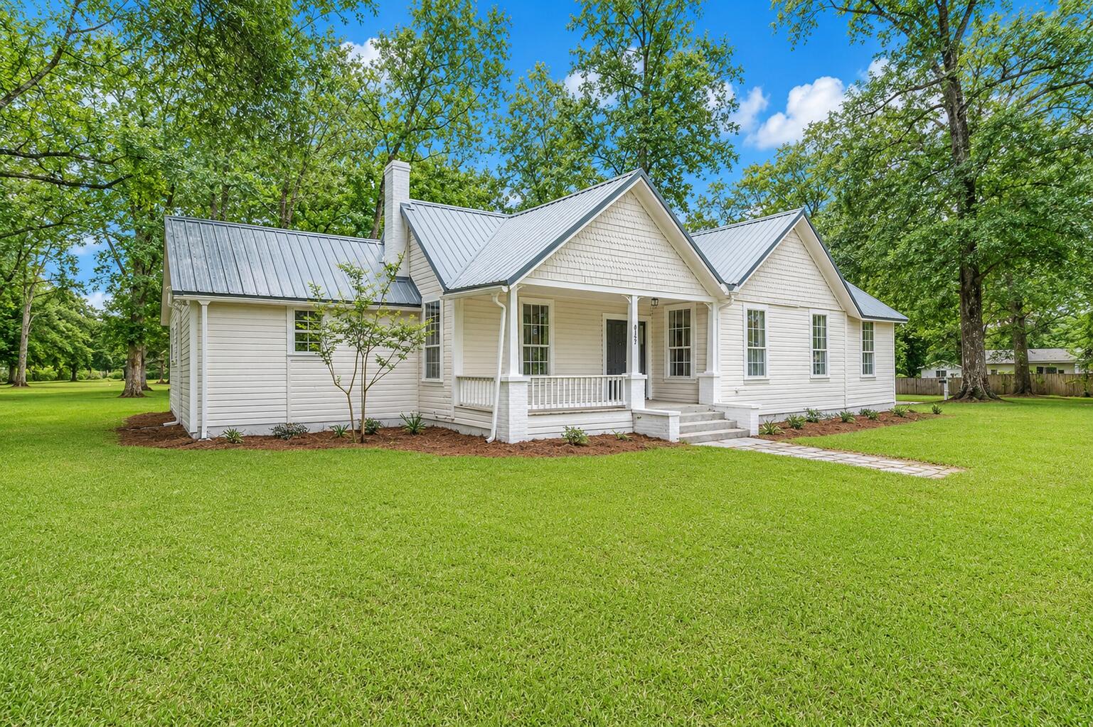 LAUREL HILL - Residential