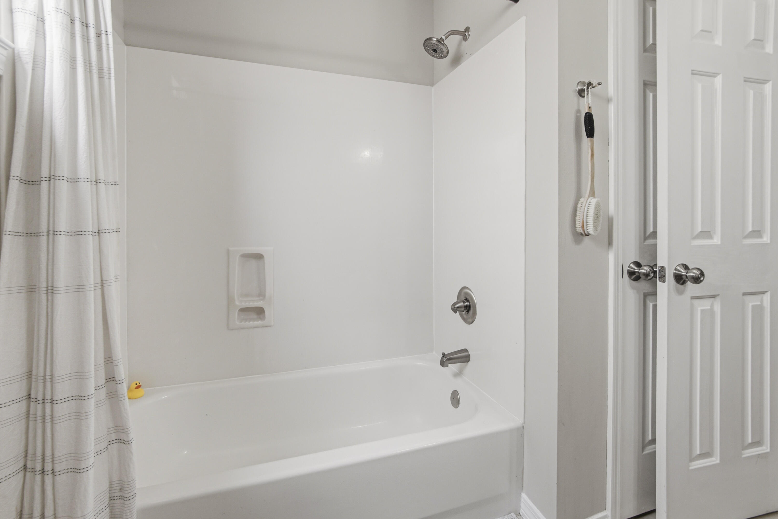SHALIMAR COMMONS - Residential Lease