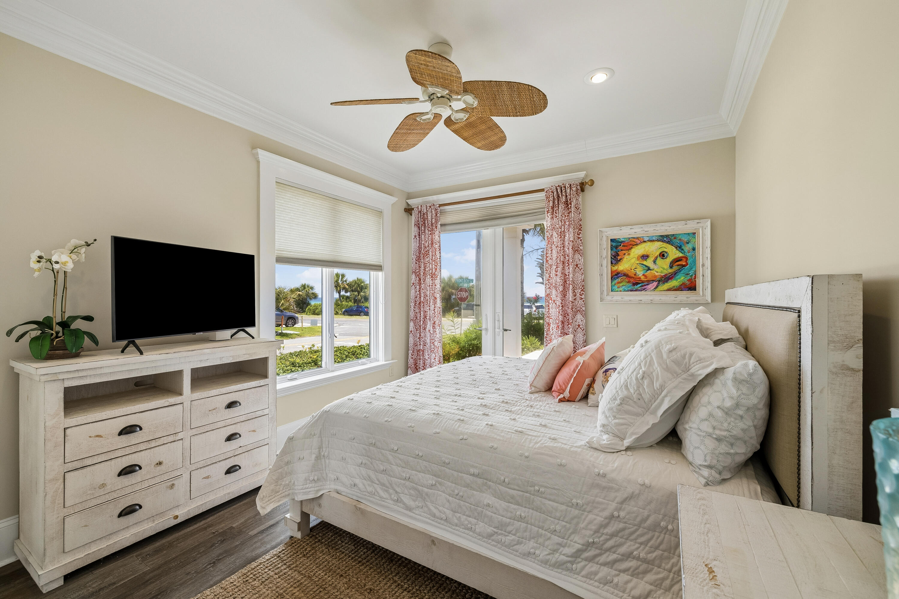 LAGUNA BEACH - Residential