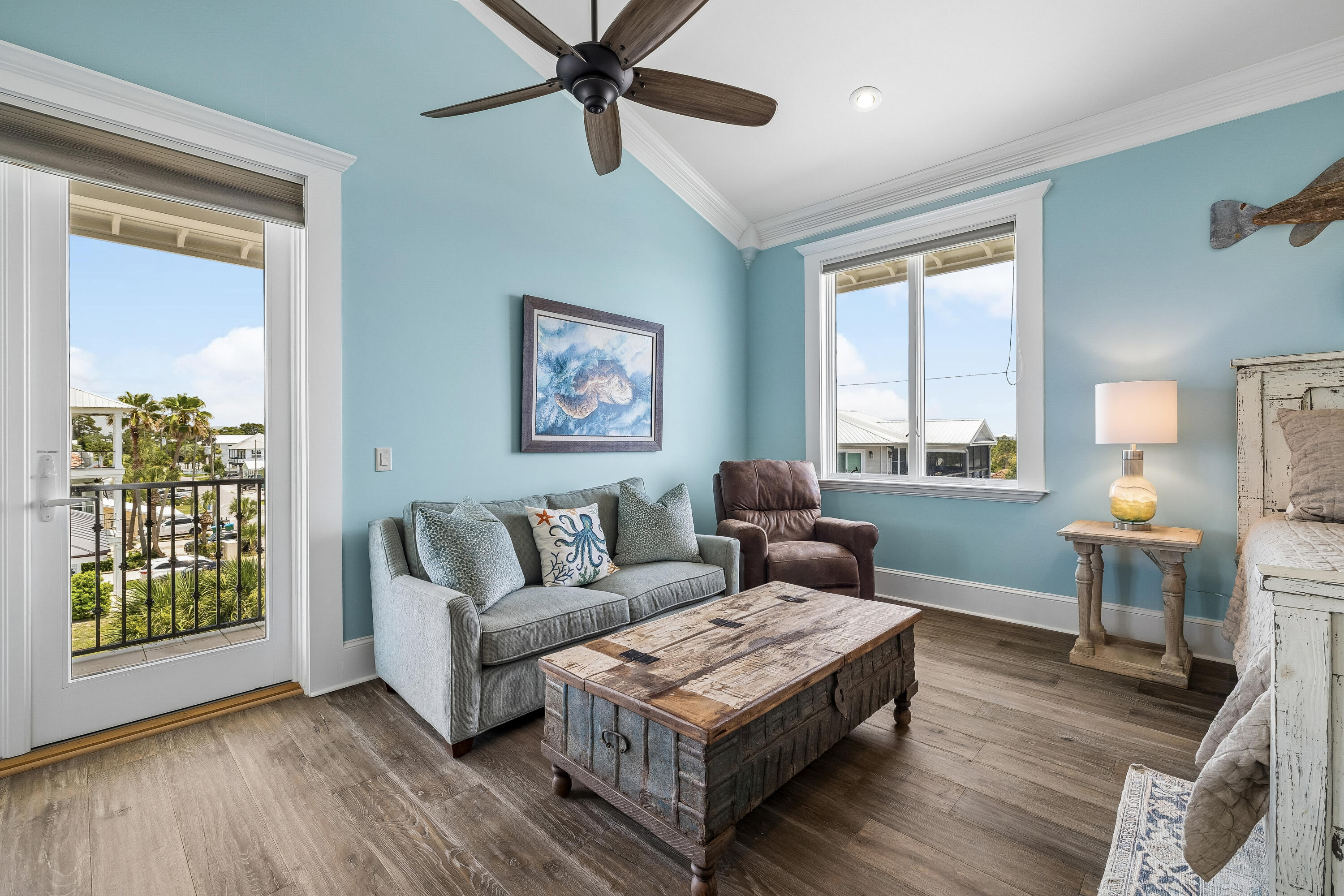 LAGUNA BEACH - Residential