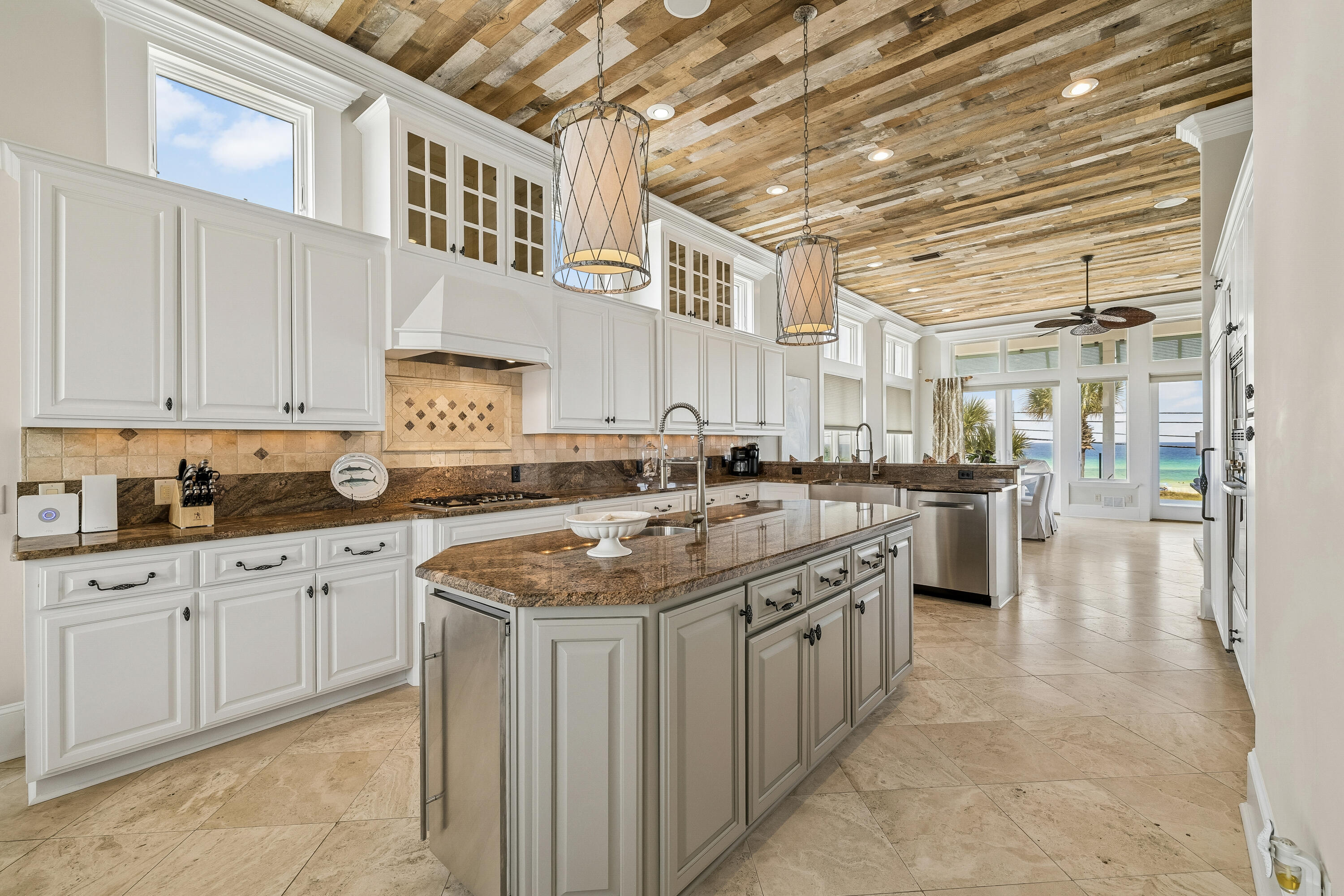LAGUNA BEACH - Residential