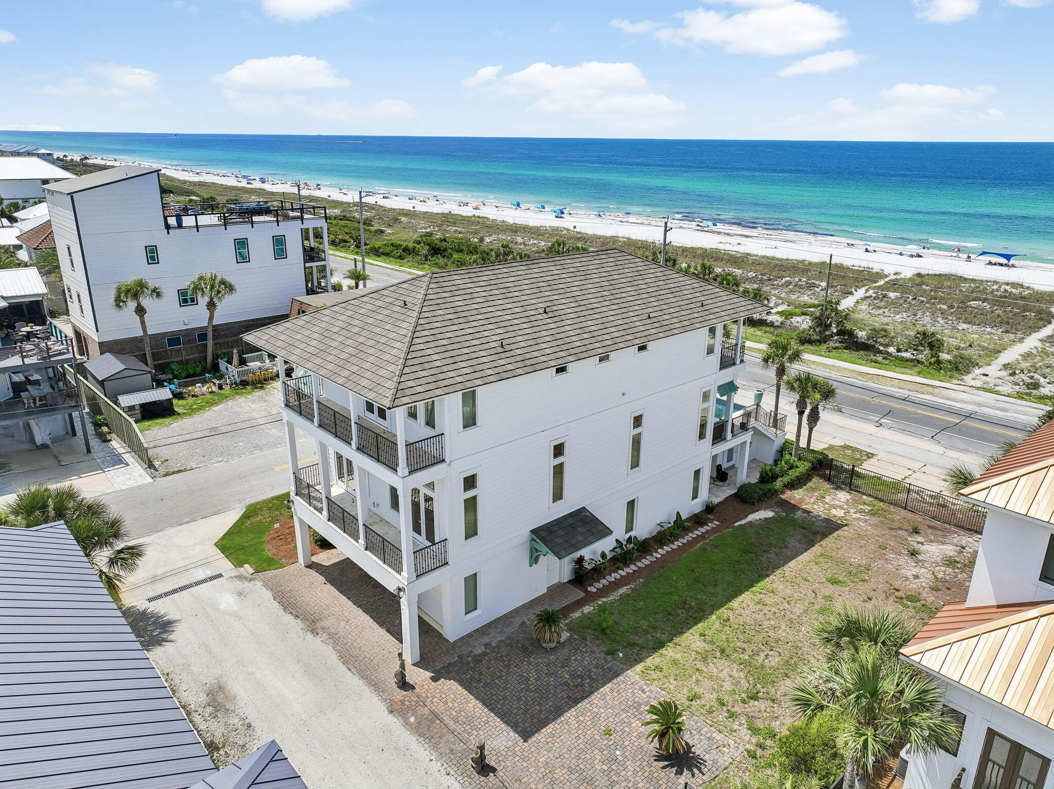 LAGUNA BEACH - Residential