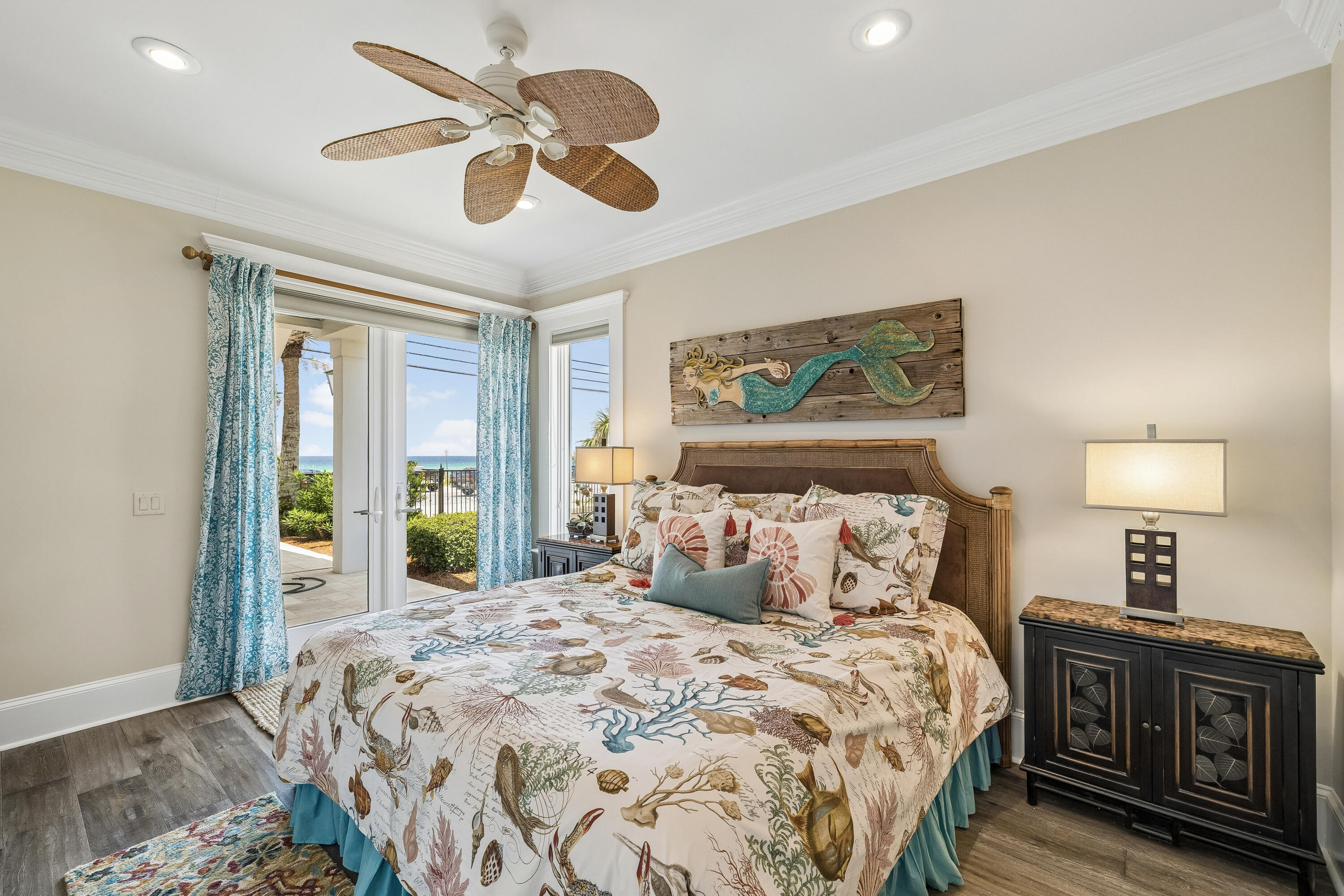 LAGUNA BEACH - Residential