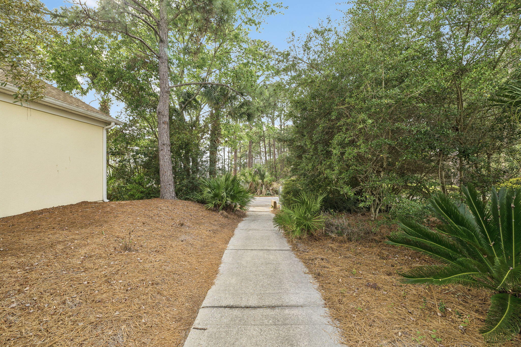 FAIRWAY VILLAS - Residential