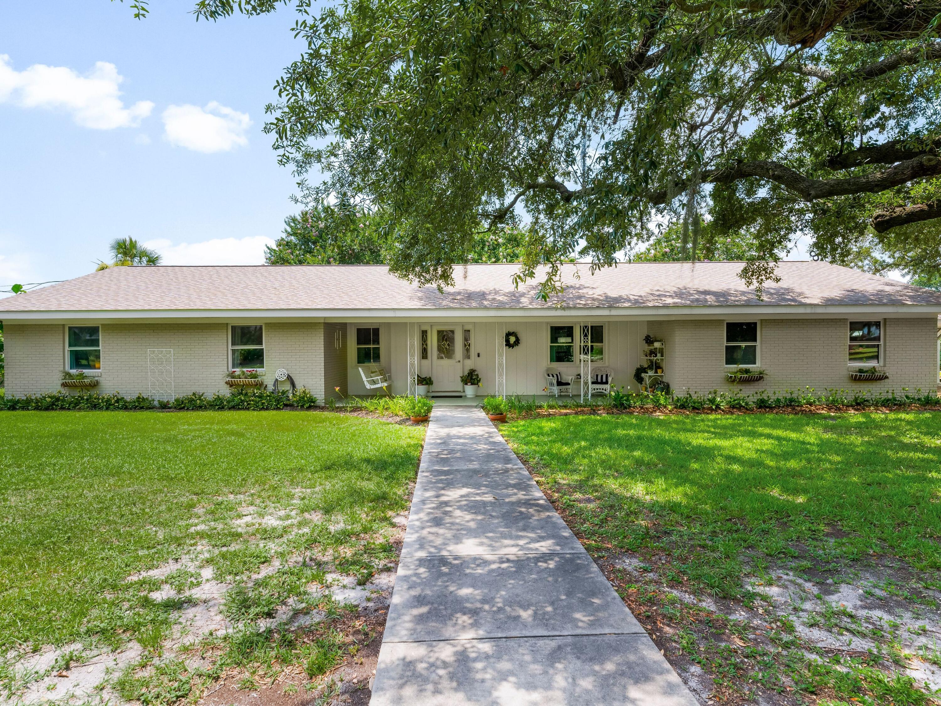BAYWOOD SHORE ESTATES - Residential