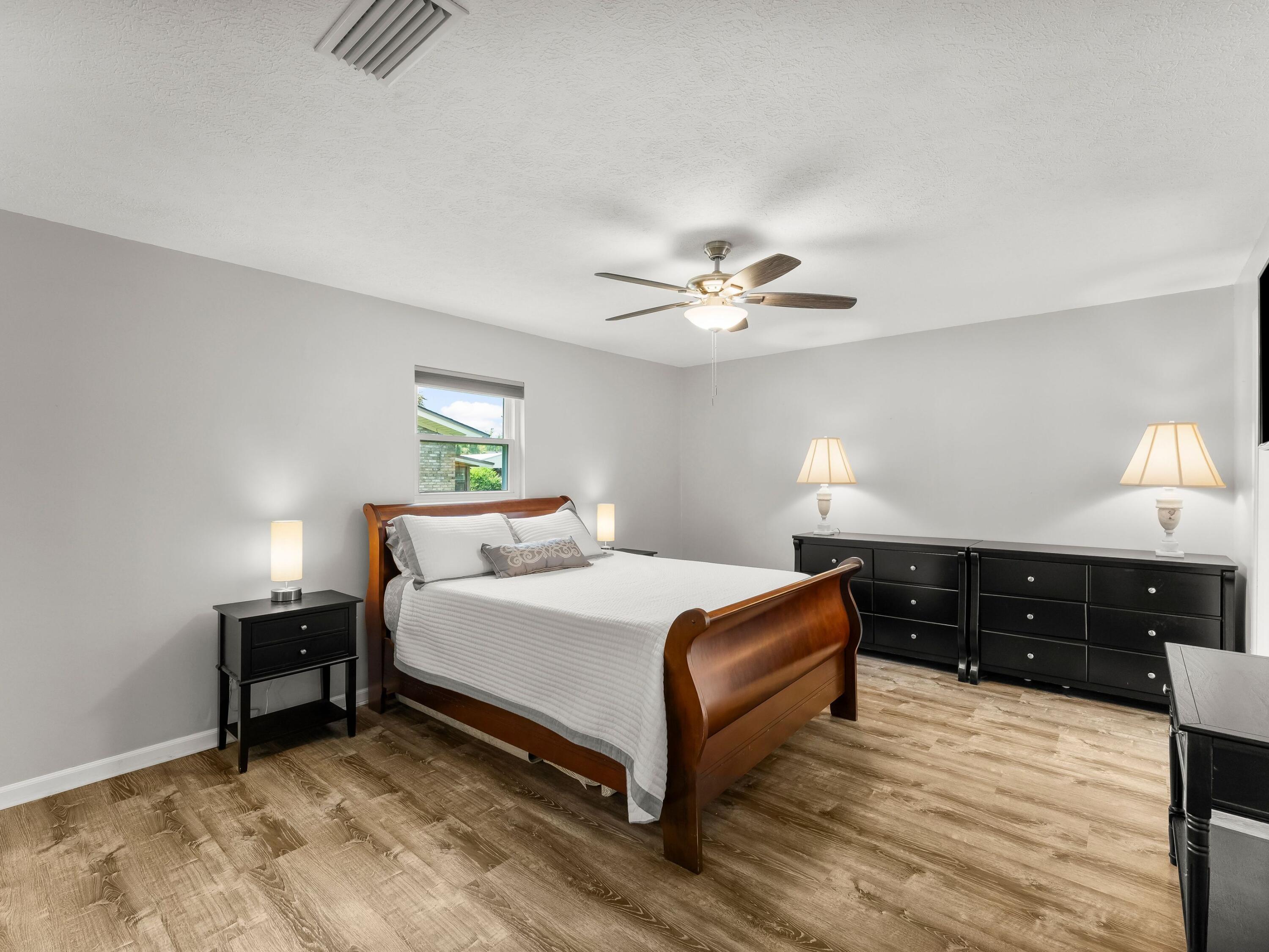 BAYWOOD SHORE ESTATES - Residential