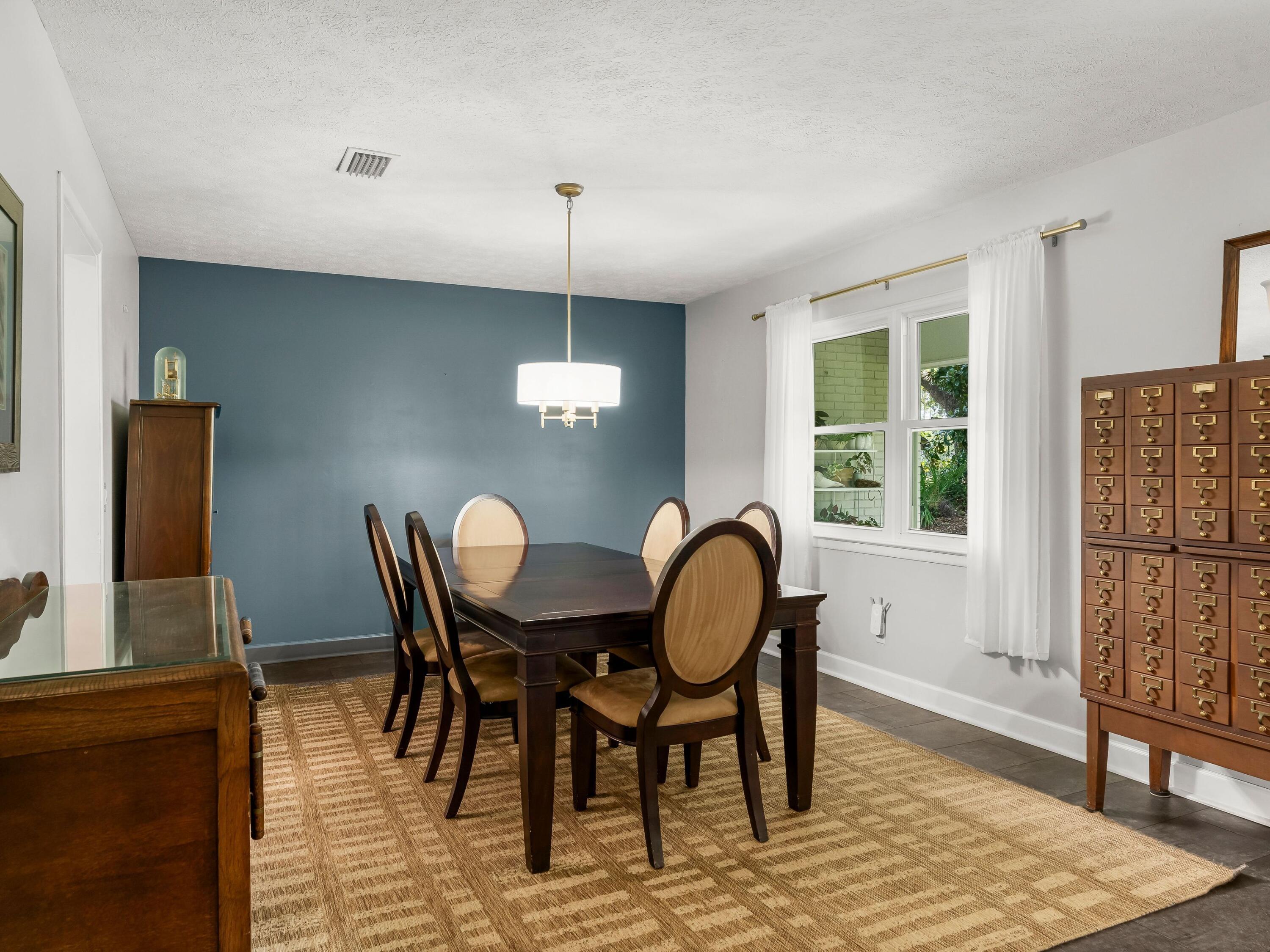 BAYWOOD SHORE ESTATES - Residential