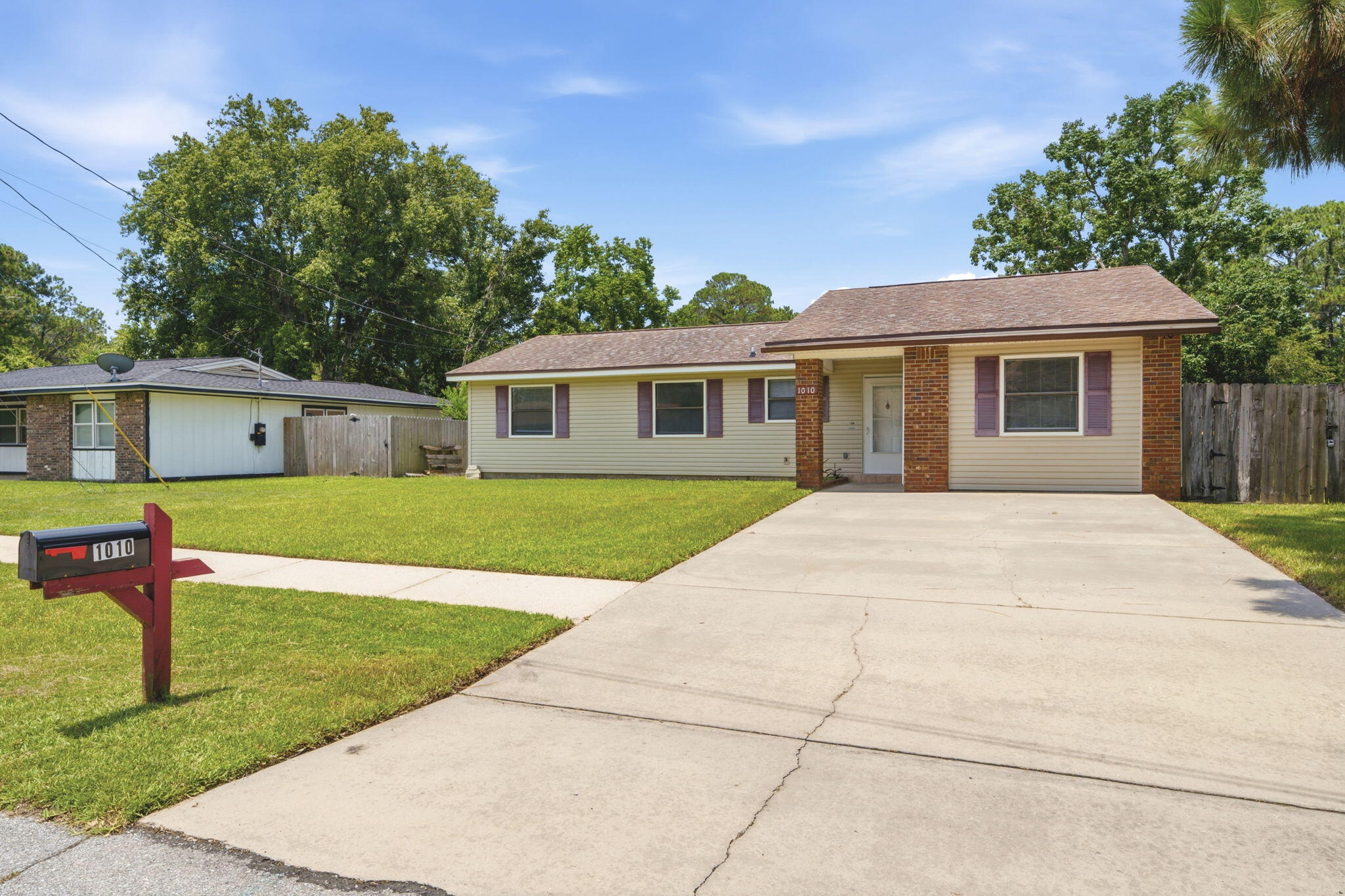 PINE MEADOWS - Residential