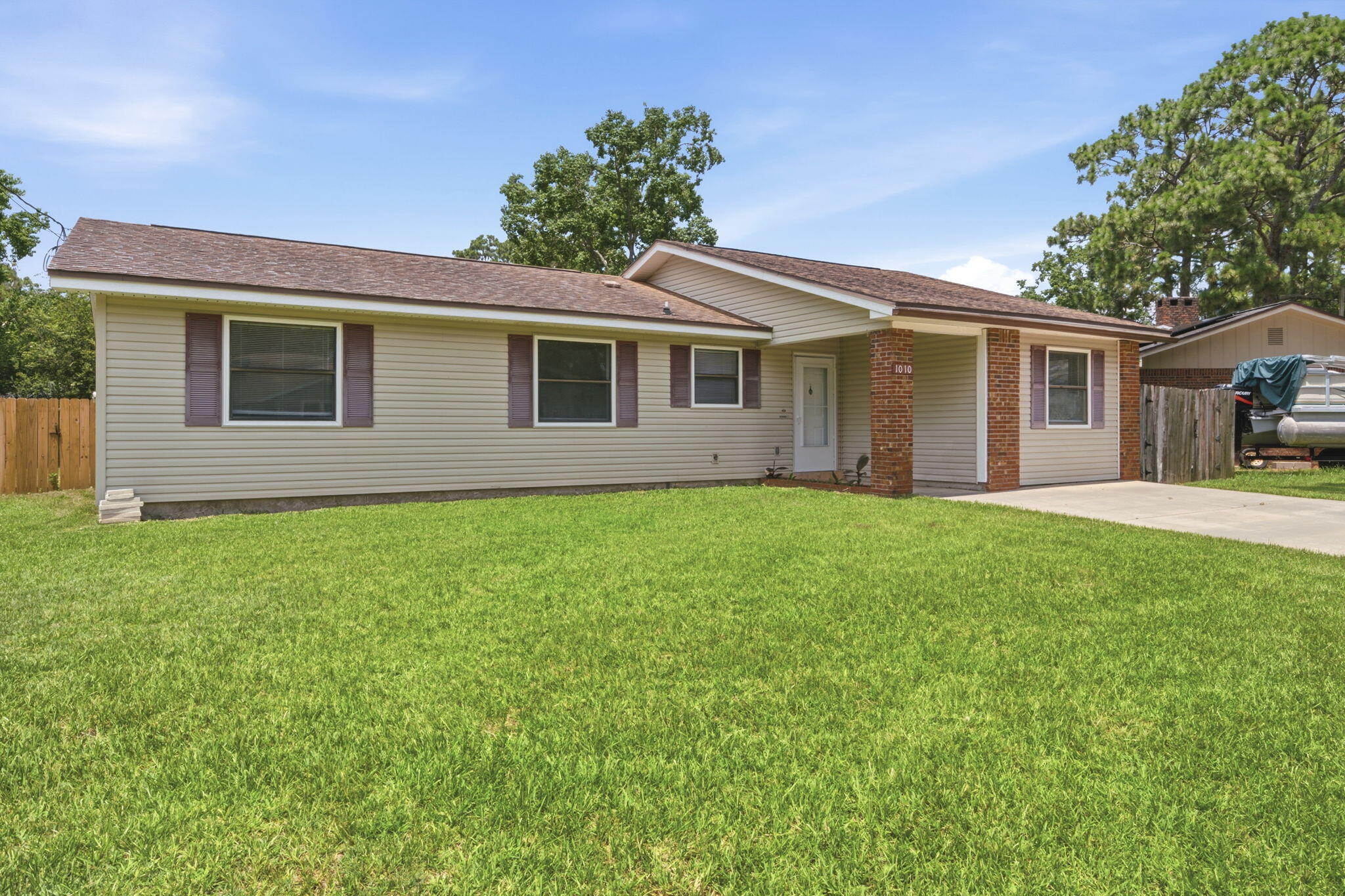 PINE MEADOWS - Residential
