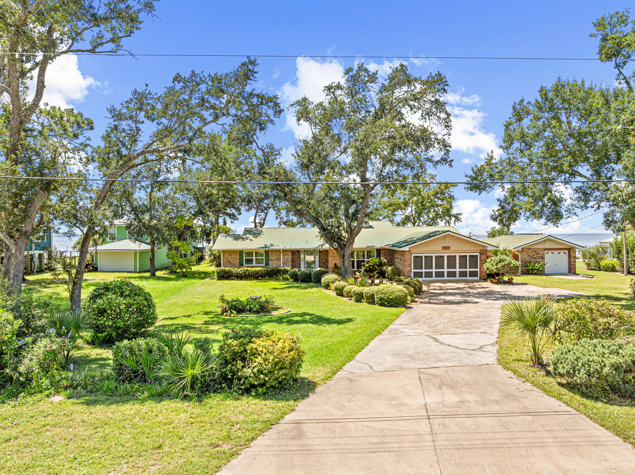 BAY GROVE - Residential