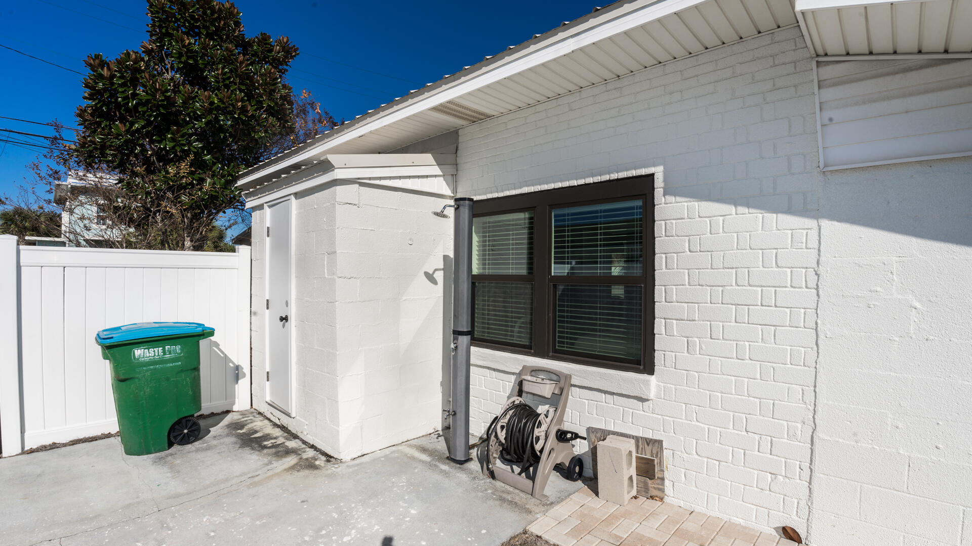 BID-A-WEE S/D - Residential