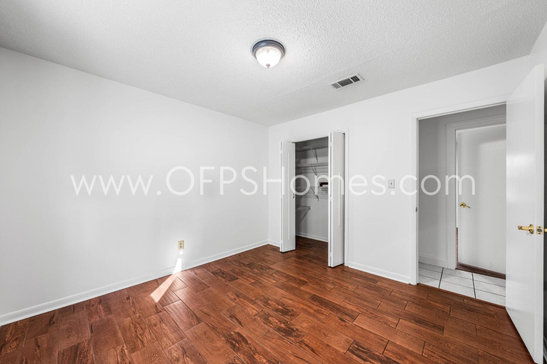 EASTWOOD - Residential Lease