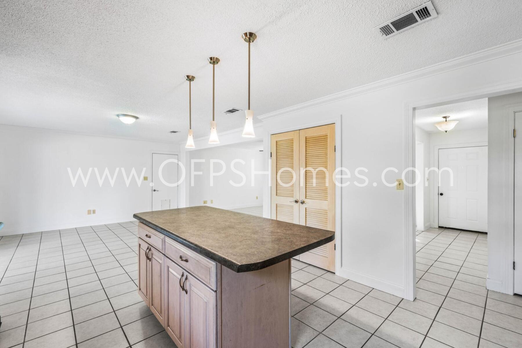 EASTWOOD - Residential Lease