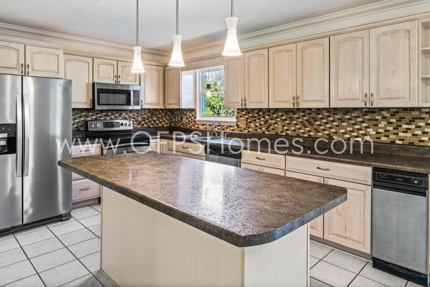 EASTWOOD - Residential Lease