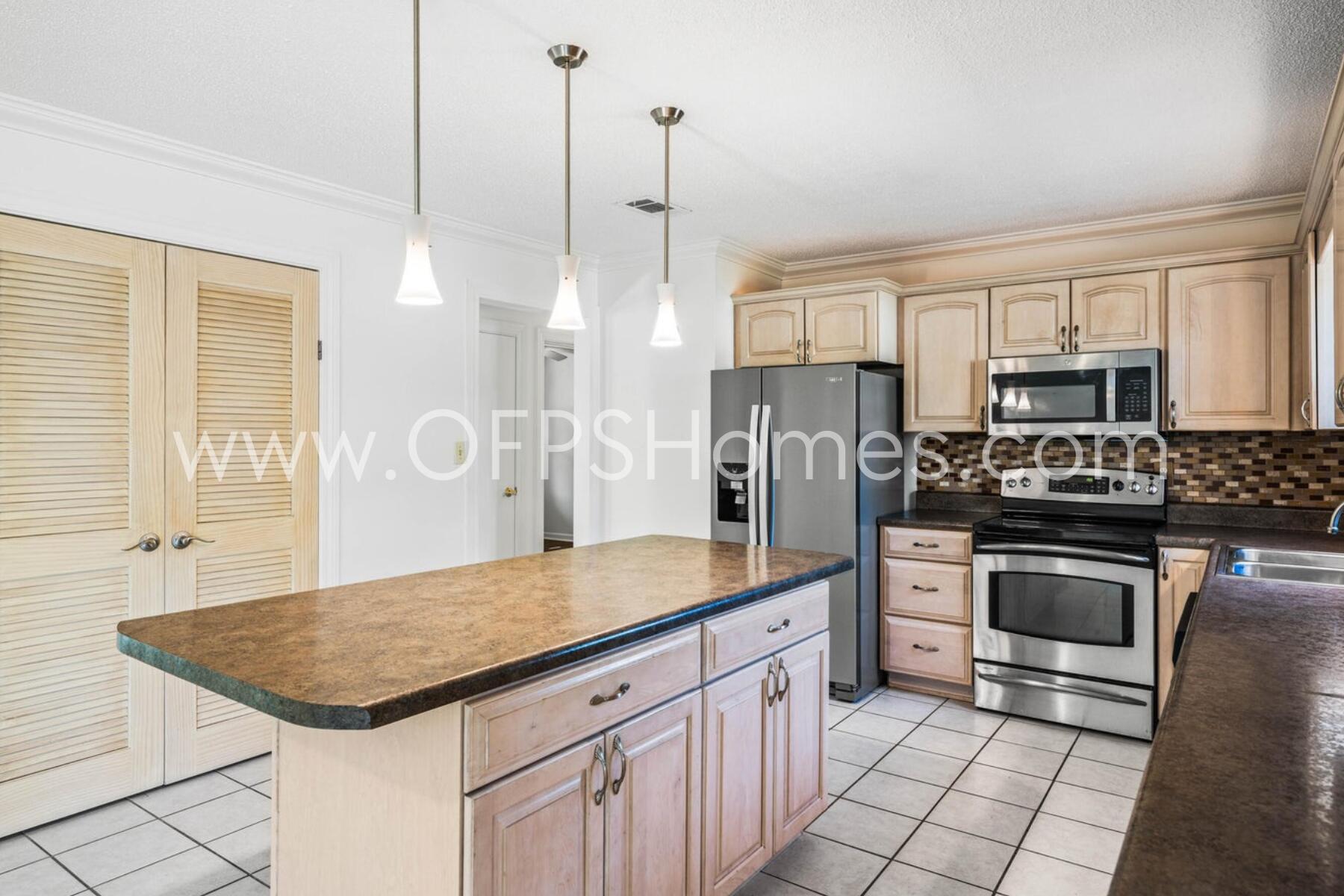 EASTWOOD - Residential Lease