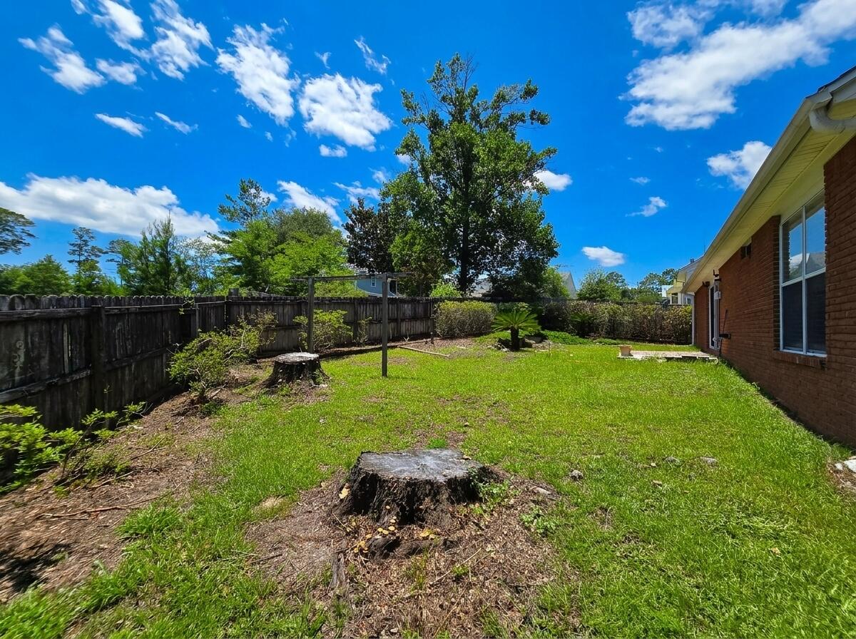 COLLEGE OAKS - Residential
