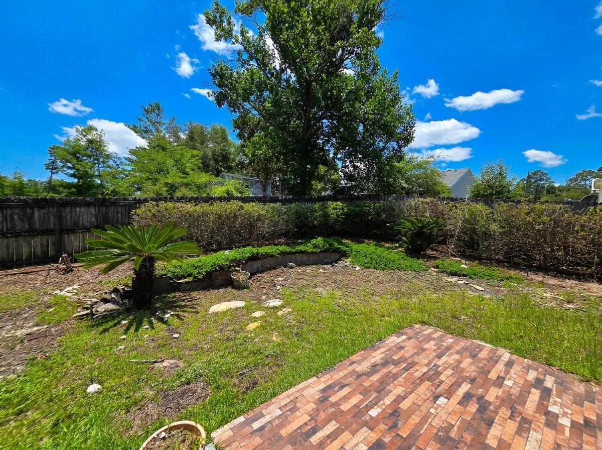 COLLEGE OAKS - Residential