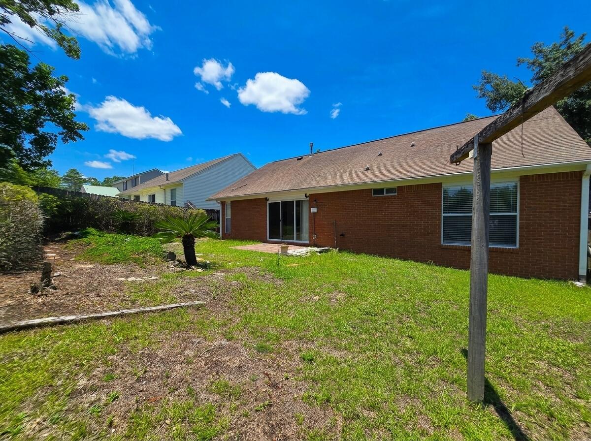 COLLEGE OAKS - Residential