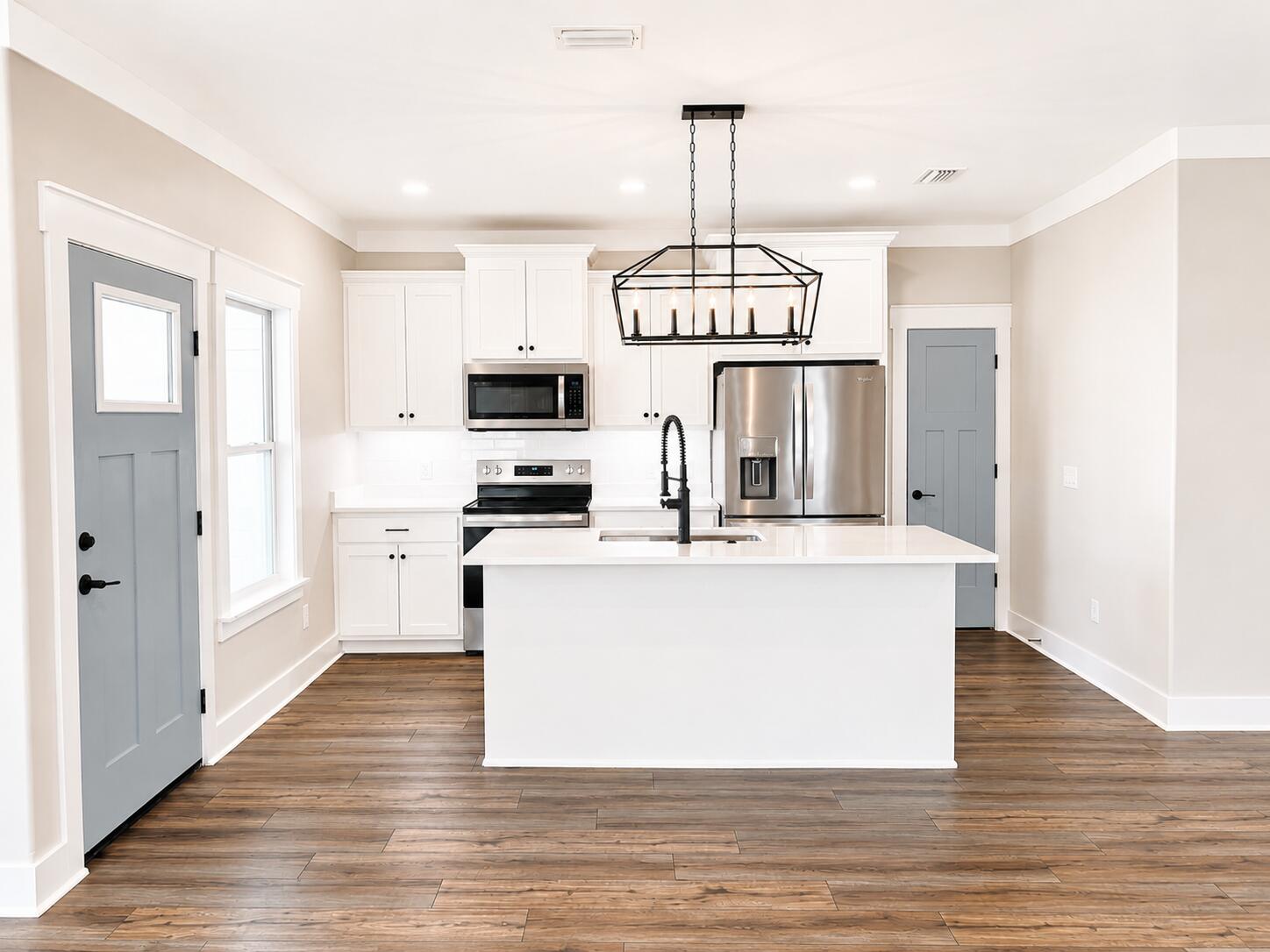 LAGUNA BEACH - Residential