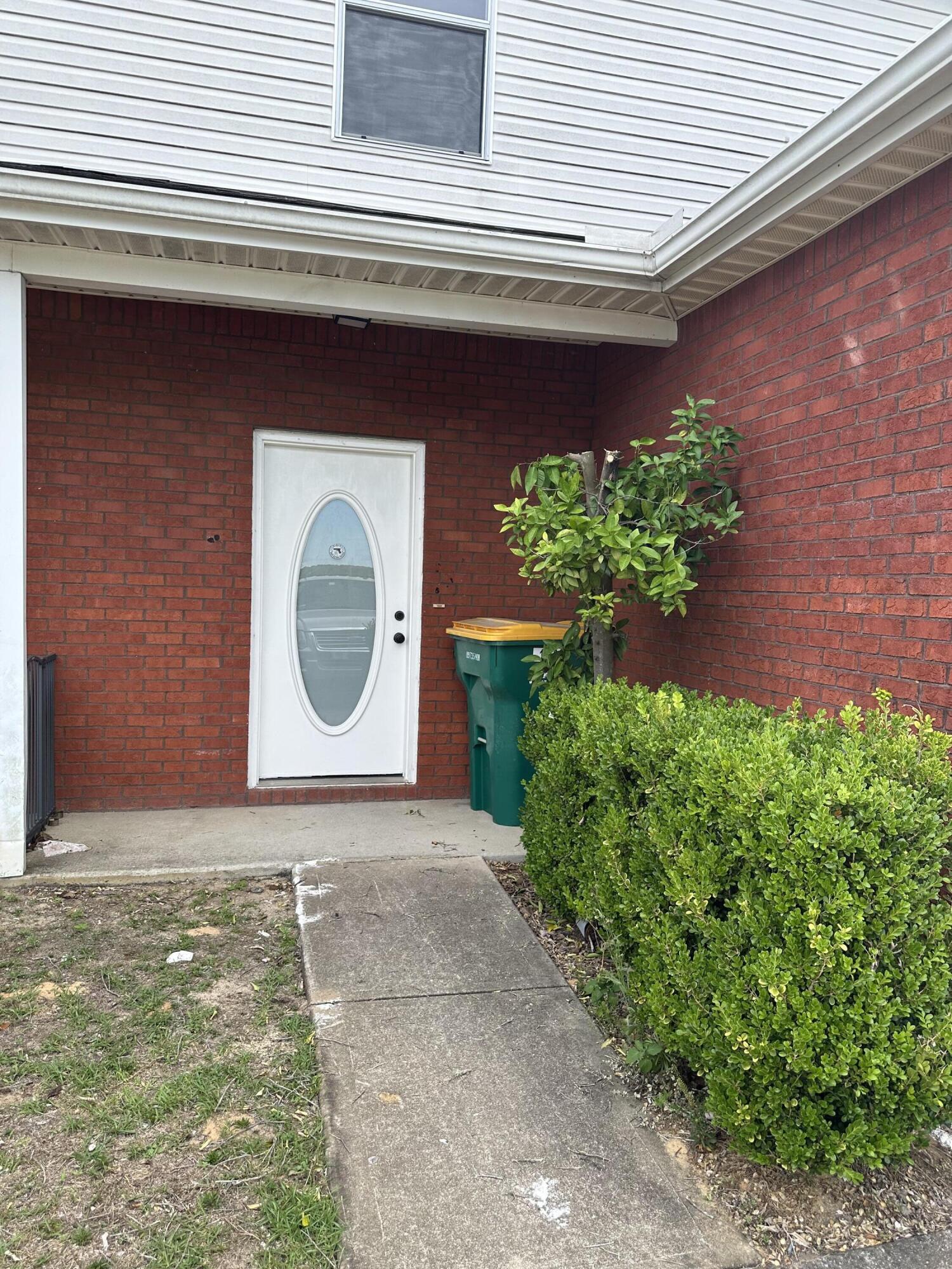 Welcome to this charming 3-bedroom, 2-bathroom townhome in the heart of Destin! Built in 2005, this spacious 1,440 sq ft interior unit offers low-maintenance living in the desirable Quail Lake townhome community.

Key Features:

Open Concept Living: Bright and airy main level with a spacious living/dining area perfect for entertaining or relaxing after a day at the beach.
Generous Bedrooms: Three well-sized bedrooms upstairs, including a primary suite with private bath.
Functional Layout: Two full bathrooms, a half bath down stairs. A one-car garage for parking and extra storage. 2 Spots in driveway for extra parking. 
Modern Touches: High ceilings, durable finishes, and a practical two-story floor plan typical of this sought-after complex.

Located on Airport Road, you're just minutes from everything Destin has to offer -- world-famous Emerald Coast beaches, shopping at Destin Commons, incredible Gulf-to-table dining, golf courses, and family attractions. This central location provides easy access to the airport, HarborWalk Village, and all the shopping and entertainment the area is known for.
Whether you're looking for a primary residence, vacation home, or investment property, Unit 138 delivers convenience, comfort, and the unbeatable Destin lifestyle. Perfect for families, couples, or anyone wanting to enjoy coastal Florida living without the high maintenance of a single-family home.