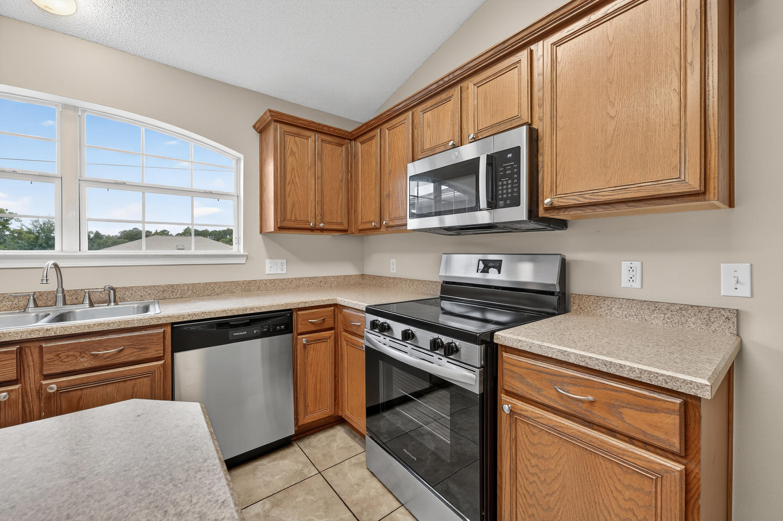 NORTHVIEW ESTATES 7TH ADDN - Residential