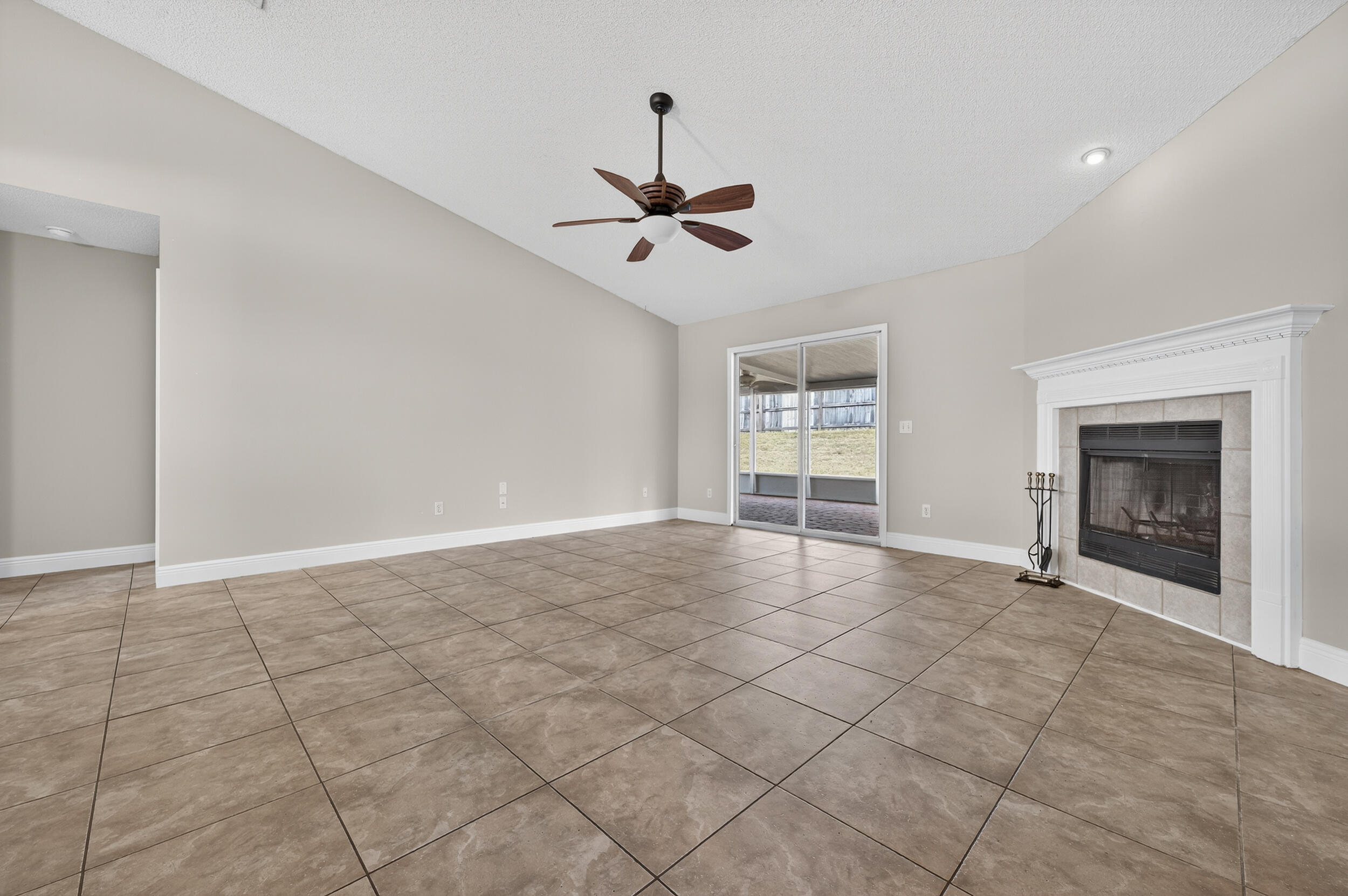 NORTHVIEW ESTATES 7TH ADDN - Residential