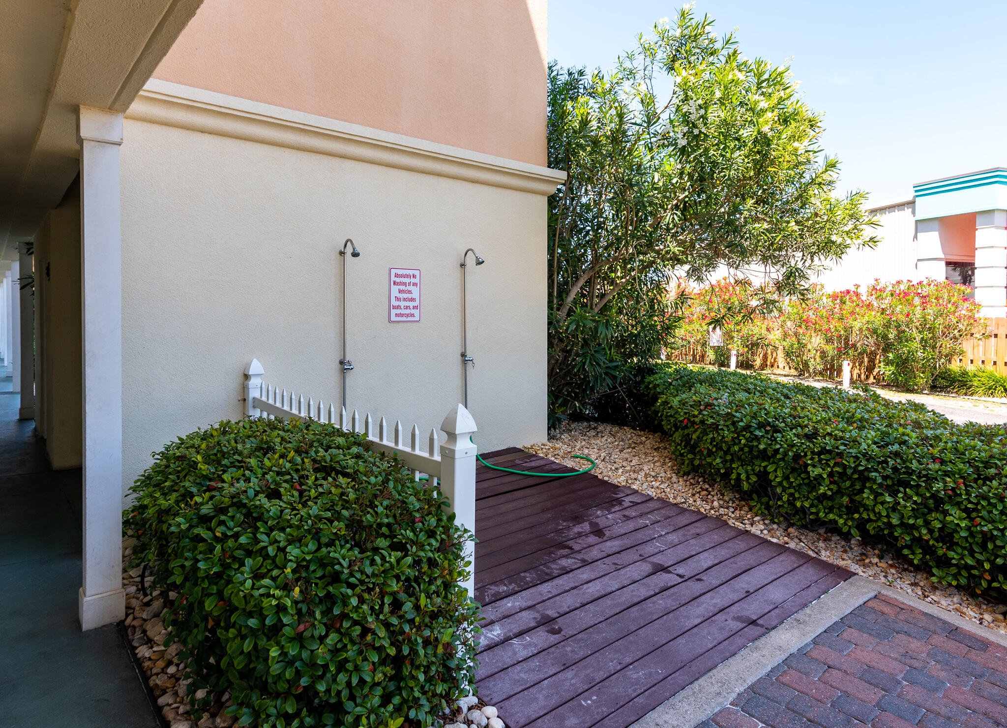 CIBONEY CONDO - Residential