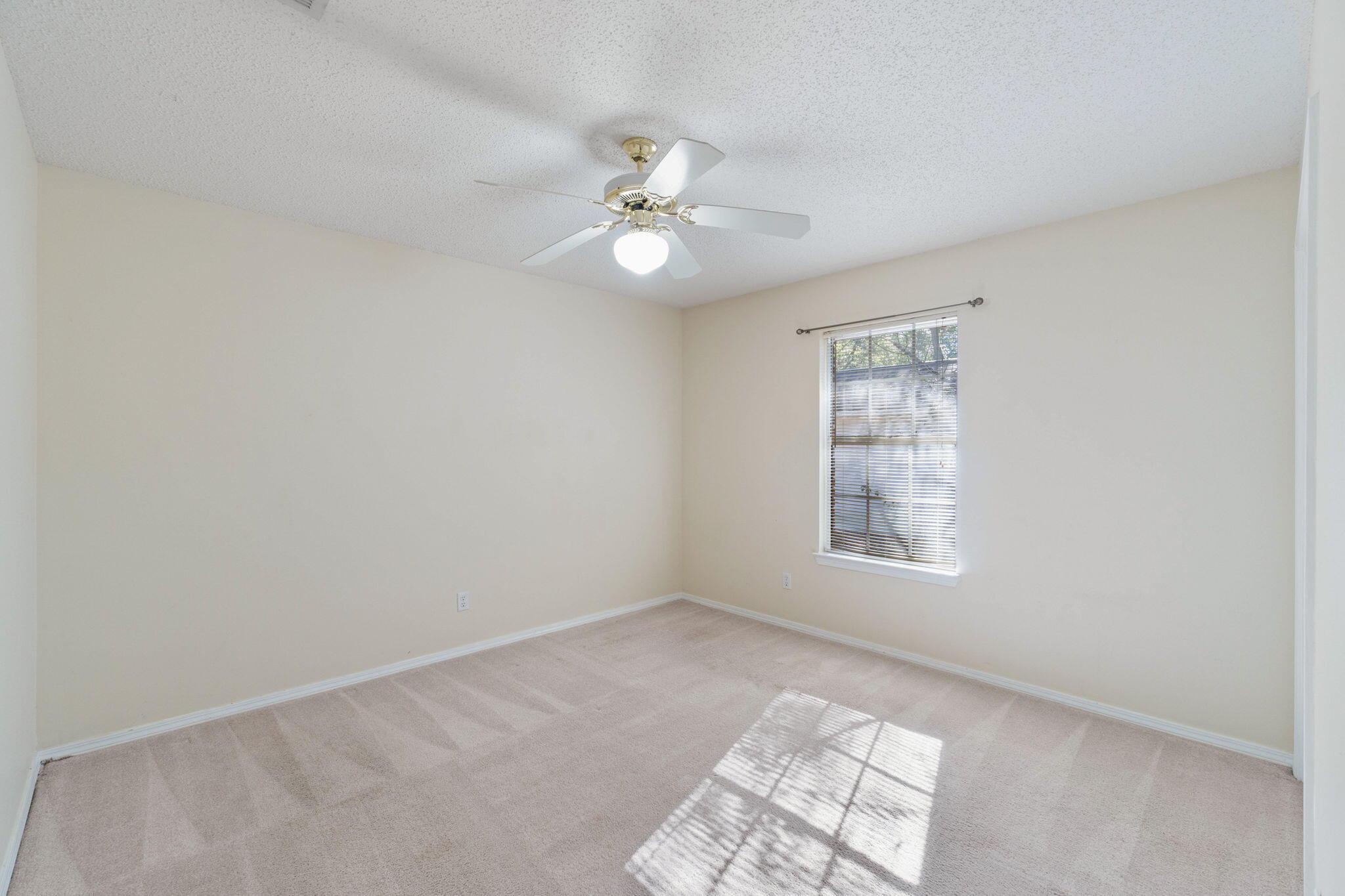 PLANTATION OAKS S/D - Residential Lease