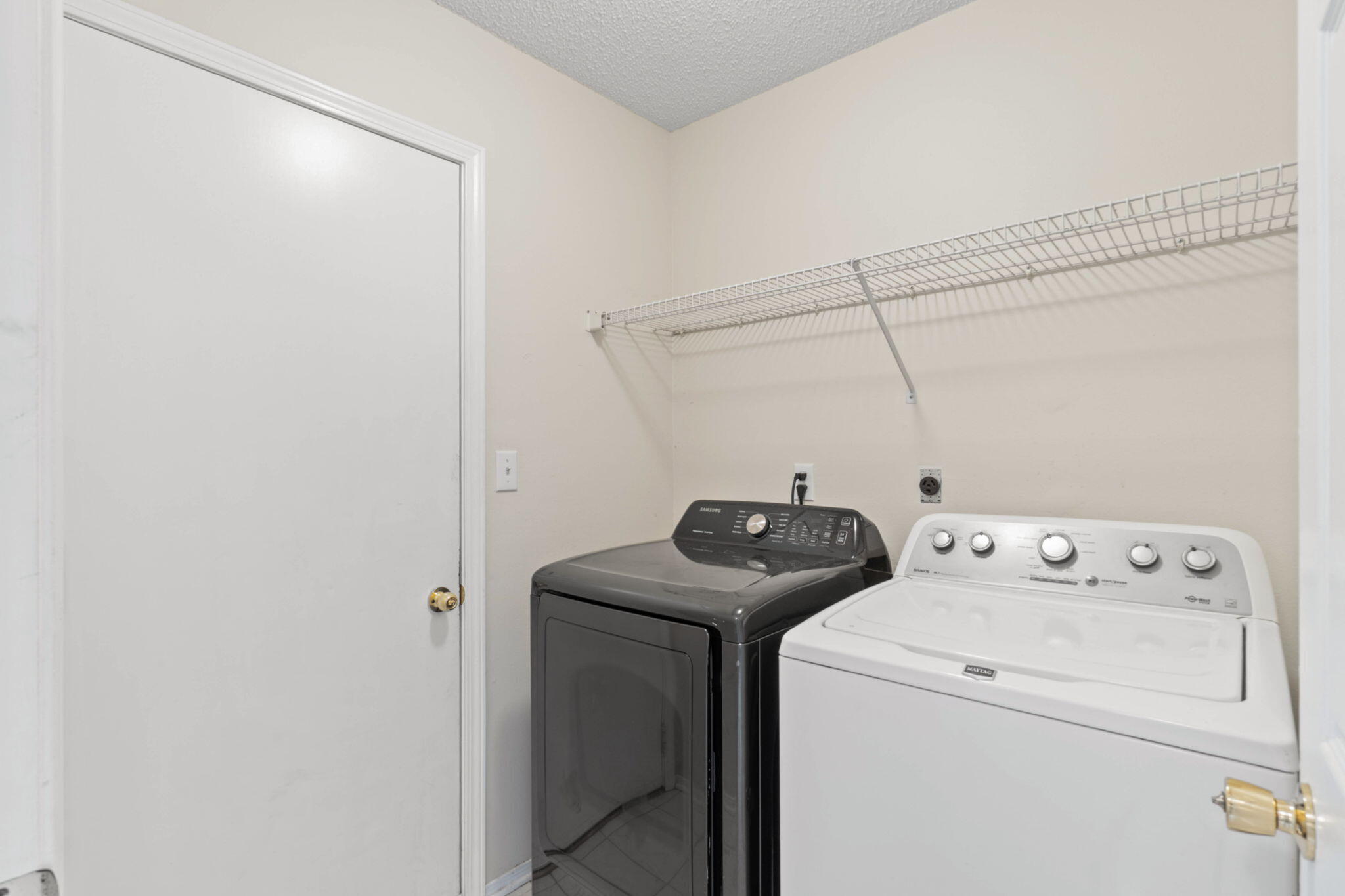 PLANTATION OAKS S/D - Residential Lease