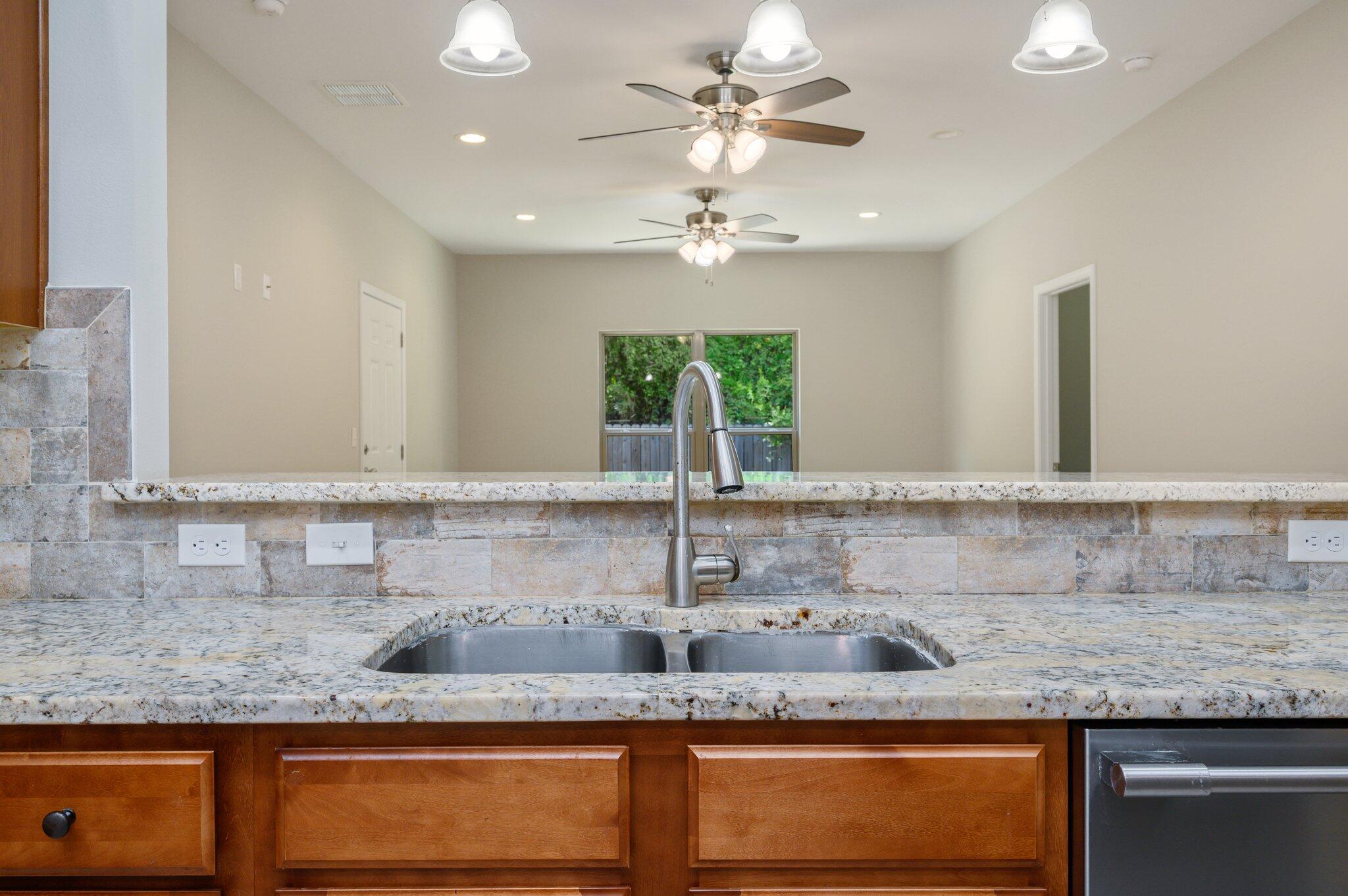 CRESCENT SHORES - Residential