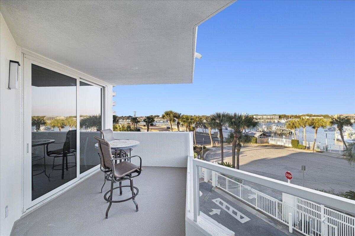 EAST PASS TOWERS CONDO PH 2 - Residential