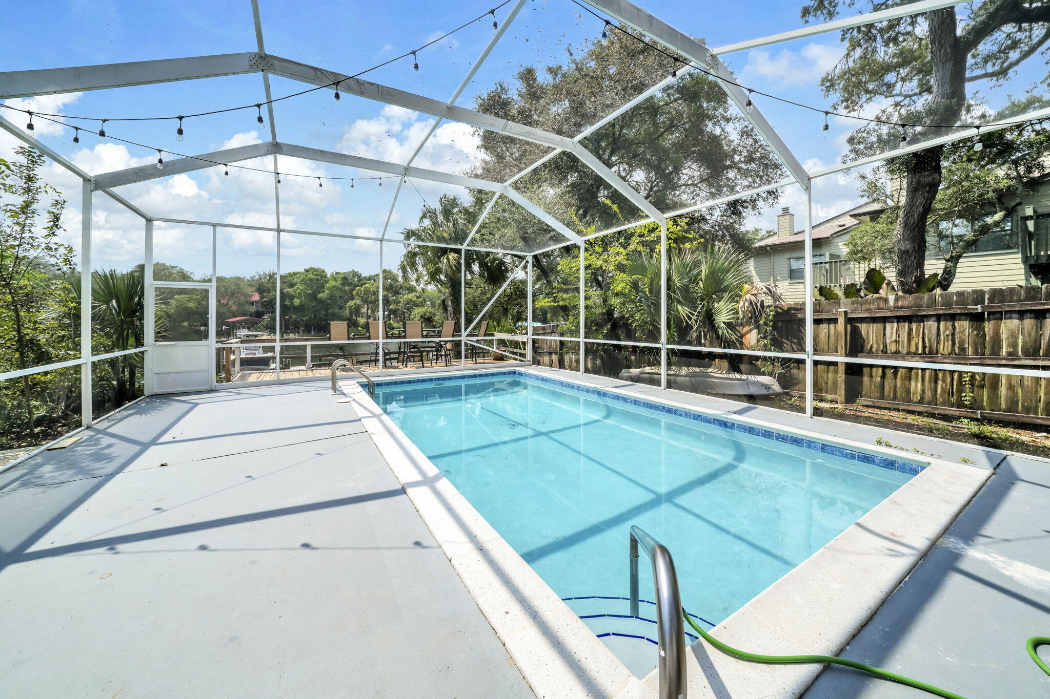 CINCO BAYOU LOTS 8 BLK 6 - Residential