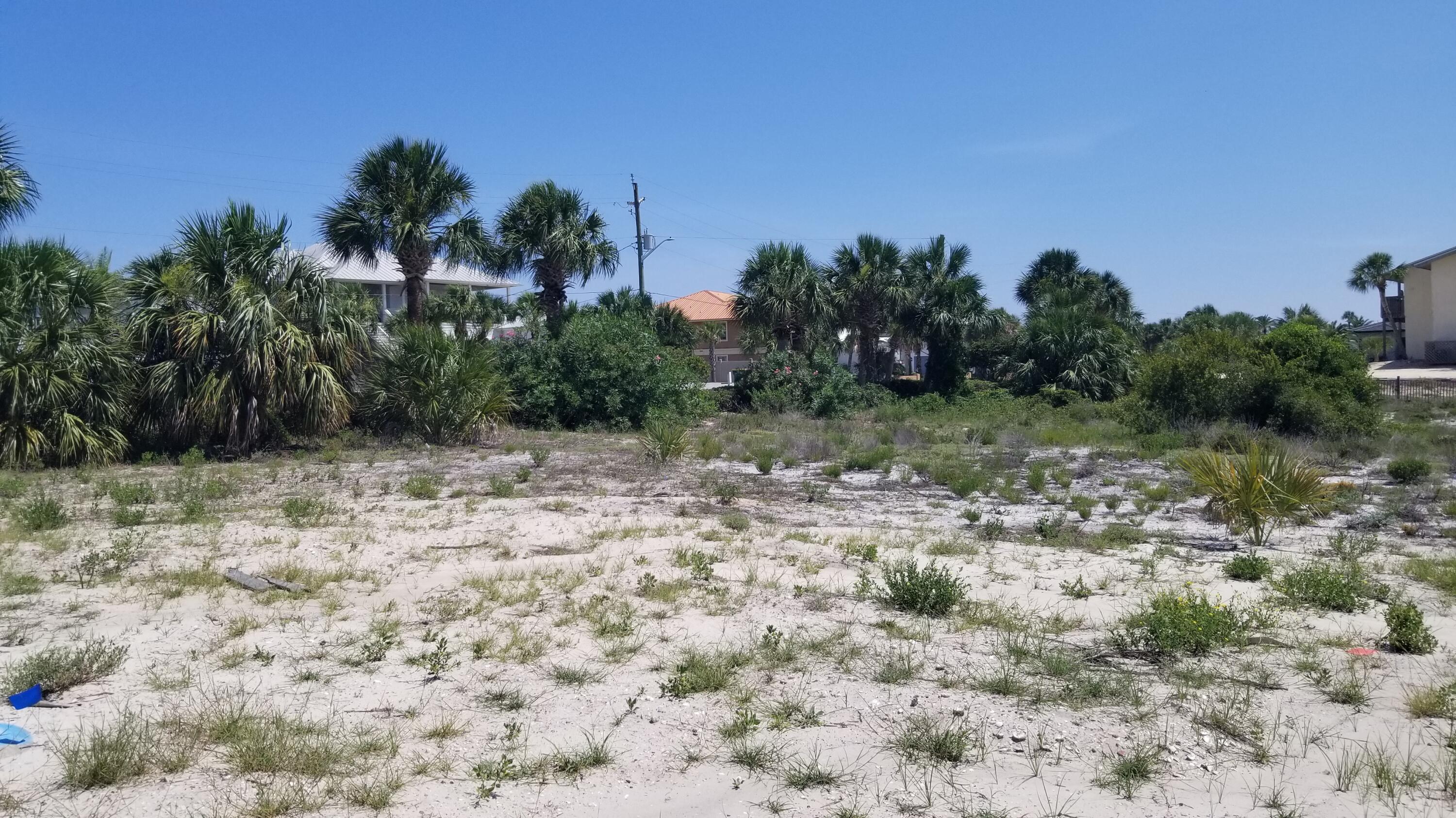 HOLIDAY ISLE - Land