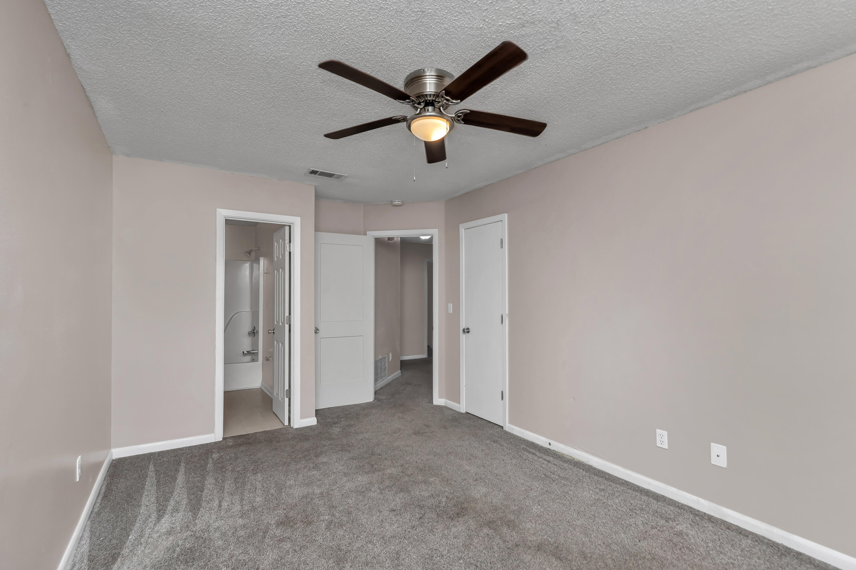 OLYMPIA COURT - Residential