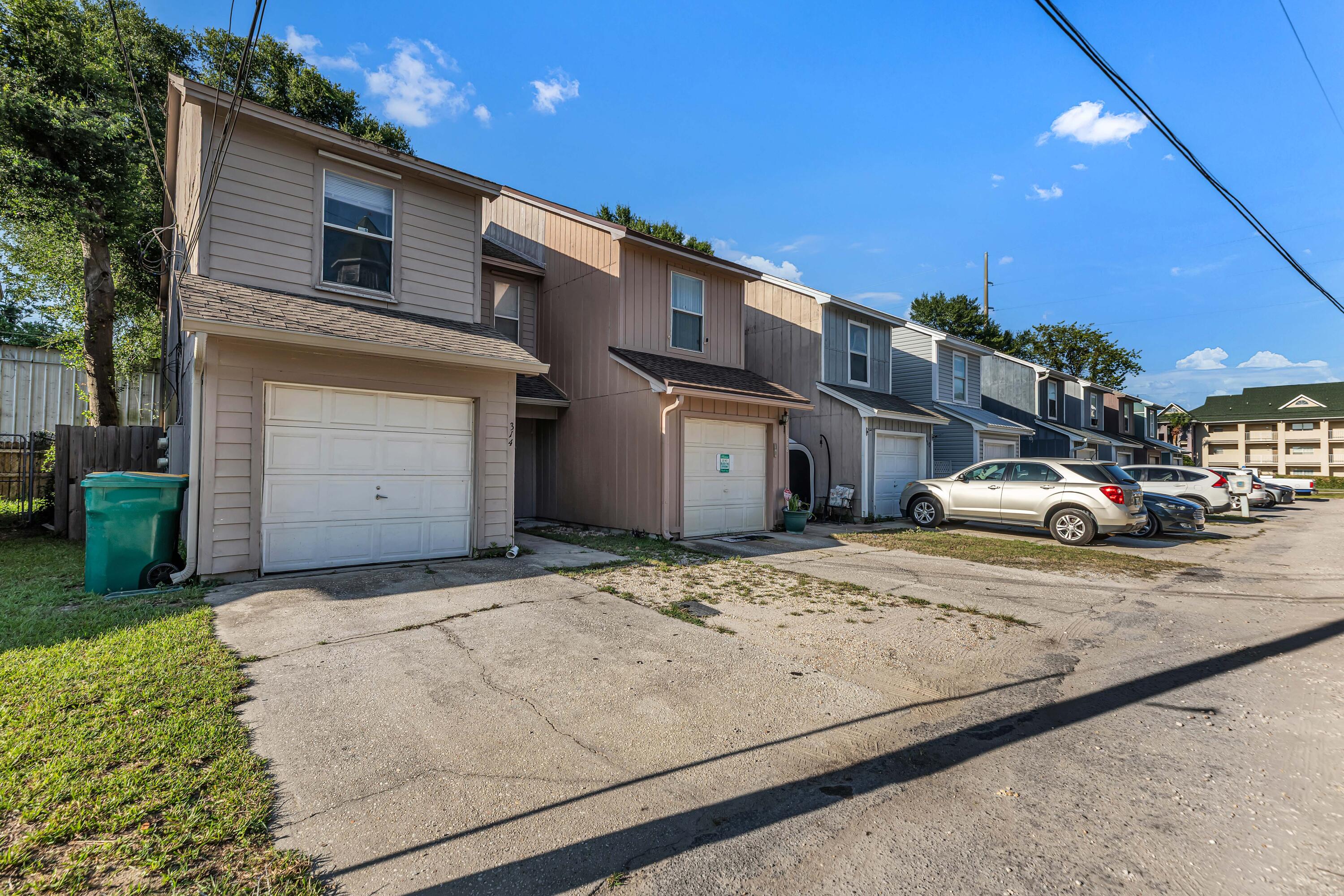 OLYMPIA COURT - Residential