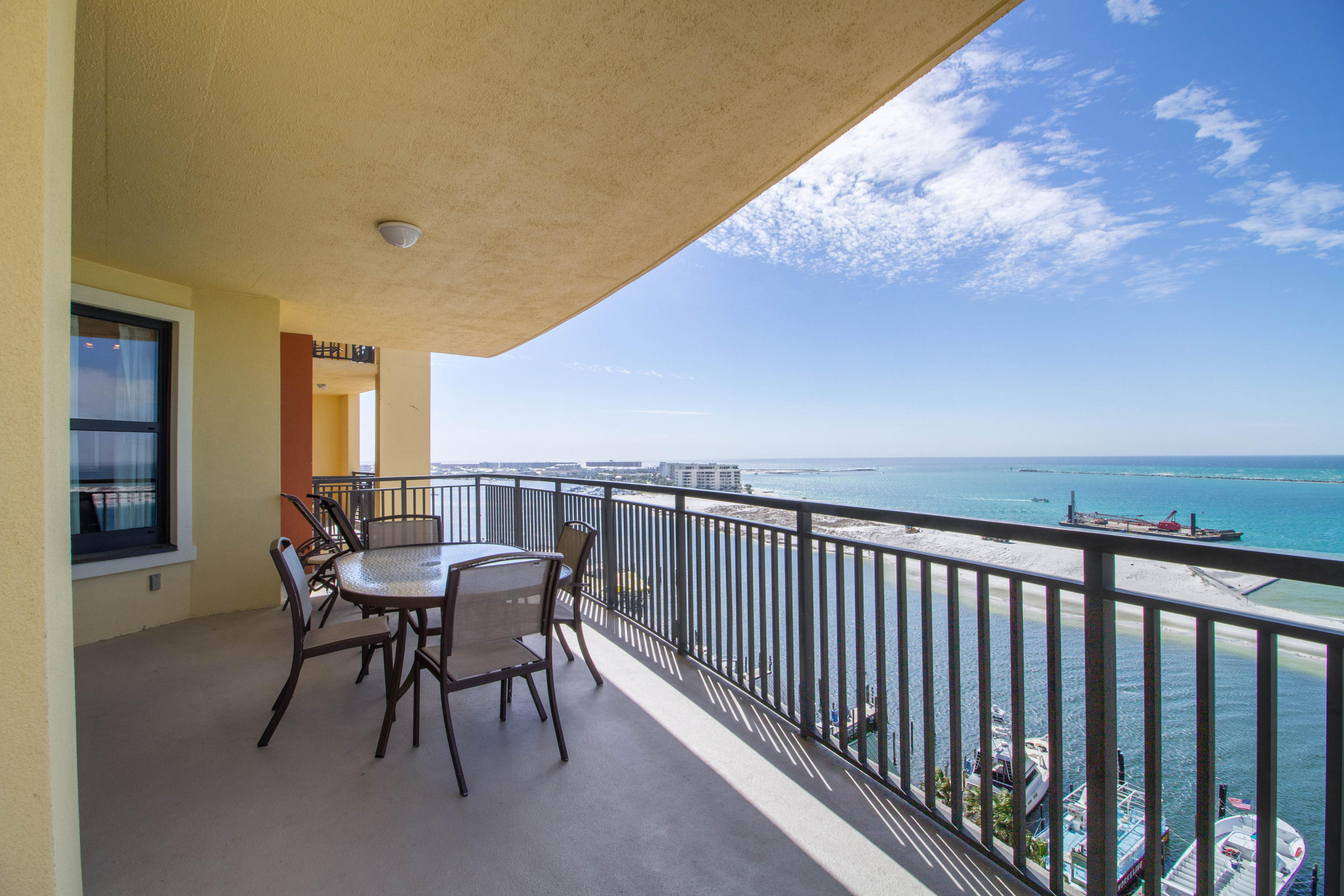 EMERALD GRANDE - Residential