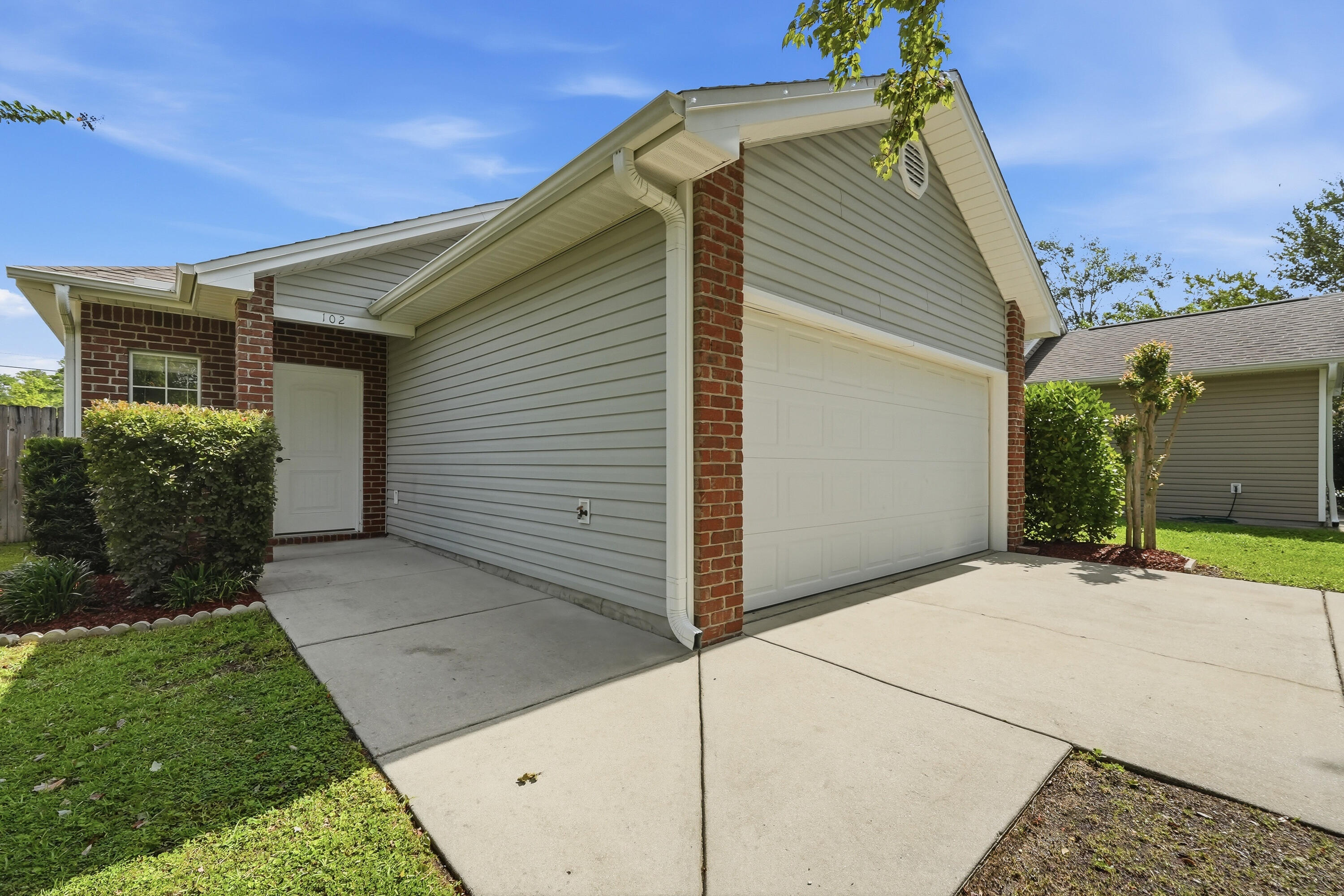 REDWOOD VILLAGE - Residential
