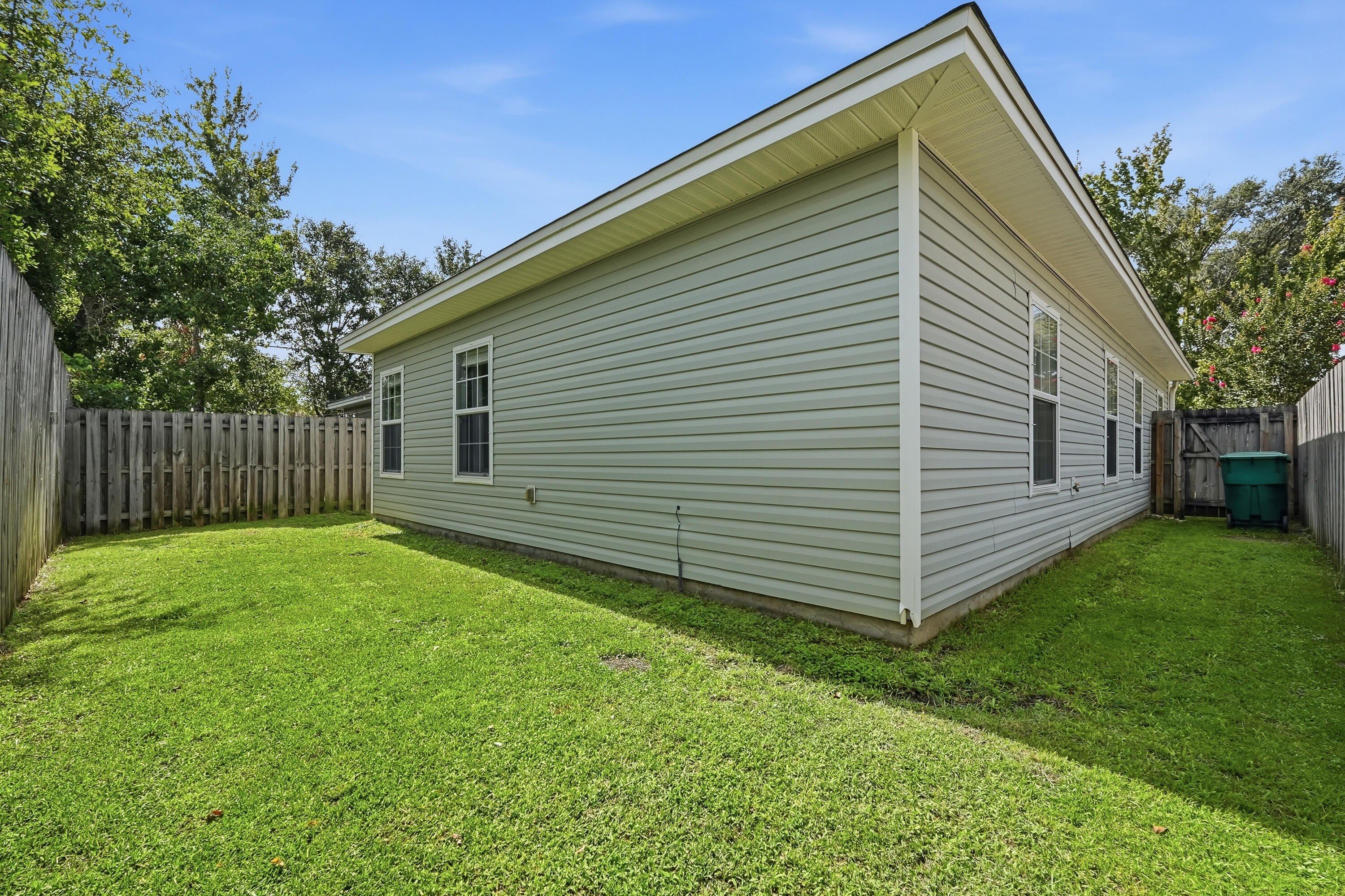 REDWOOD VILLAGE - Residential