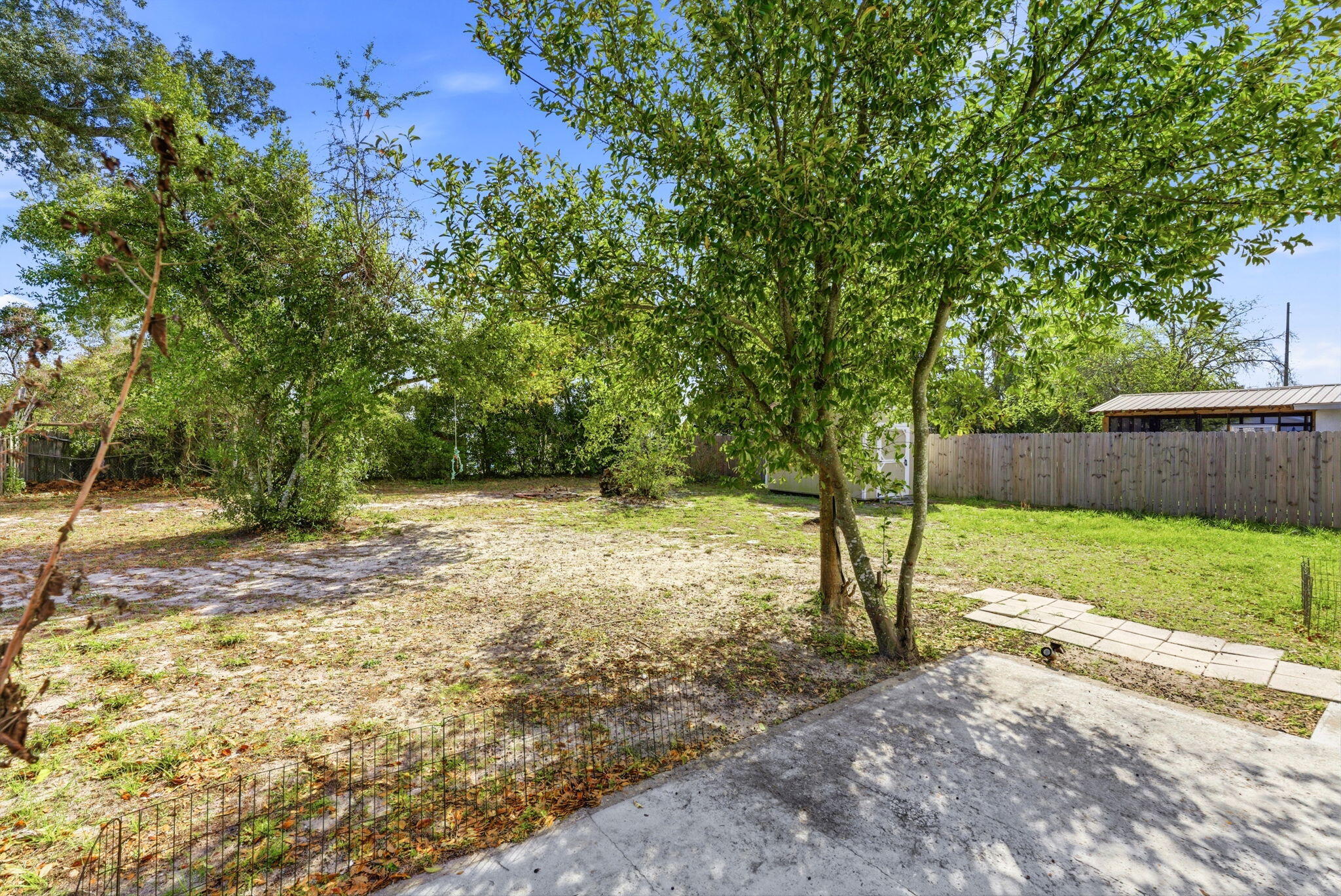 LAKE DRIVE HEIGHTS - Residential