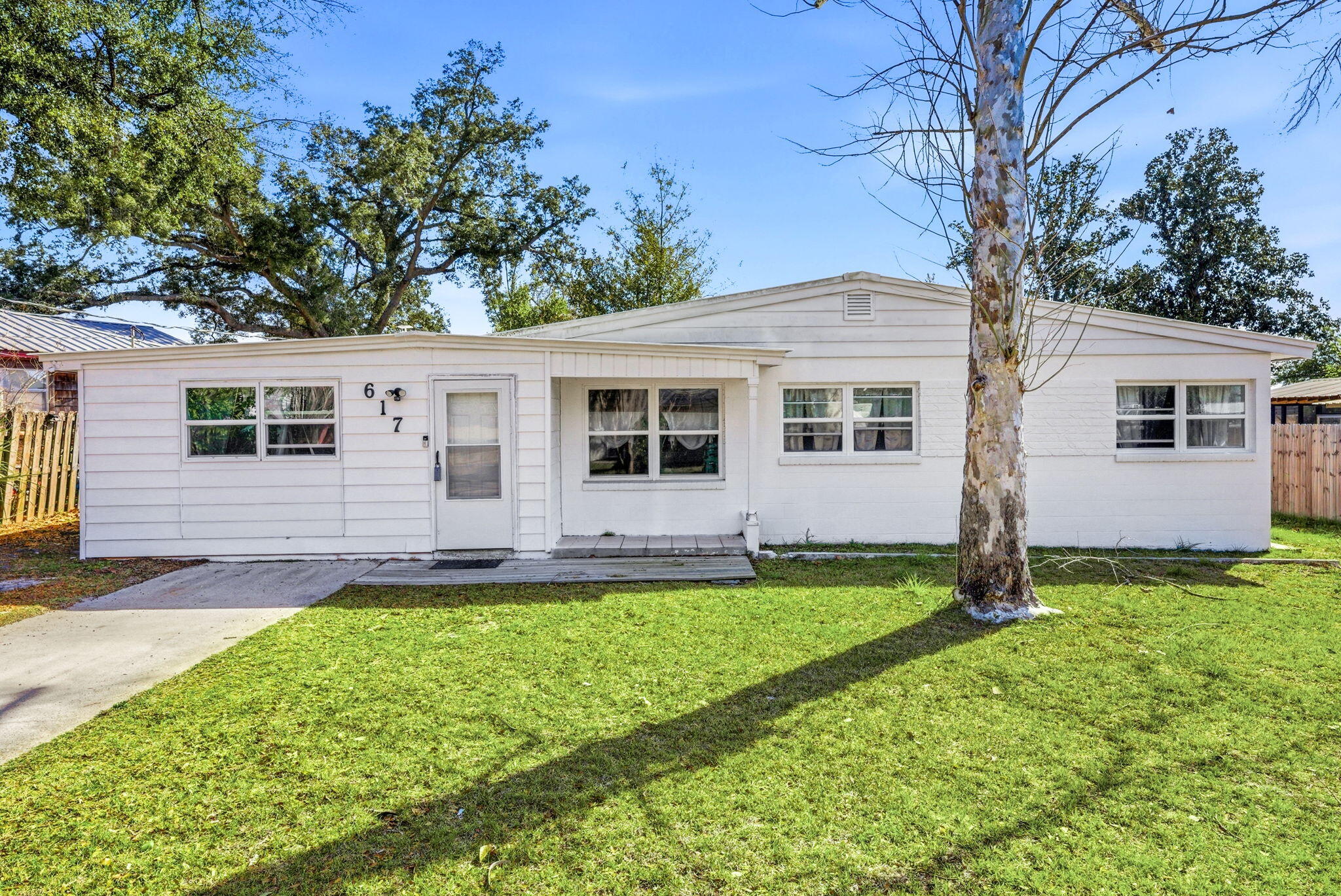 LAKE DRIVE HEIGHTS - Residential