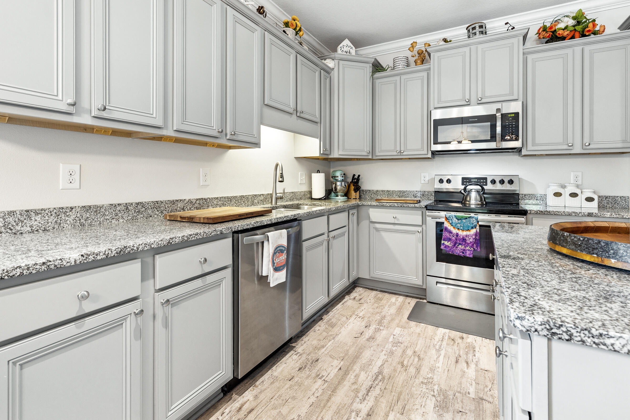 STONEGATE - Residential