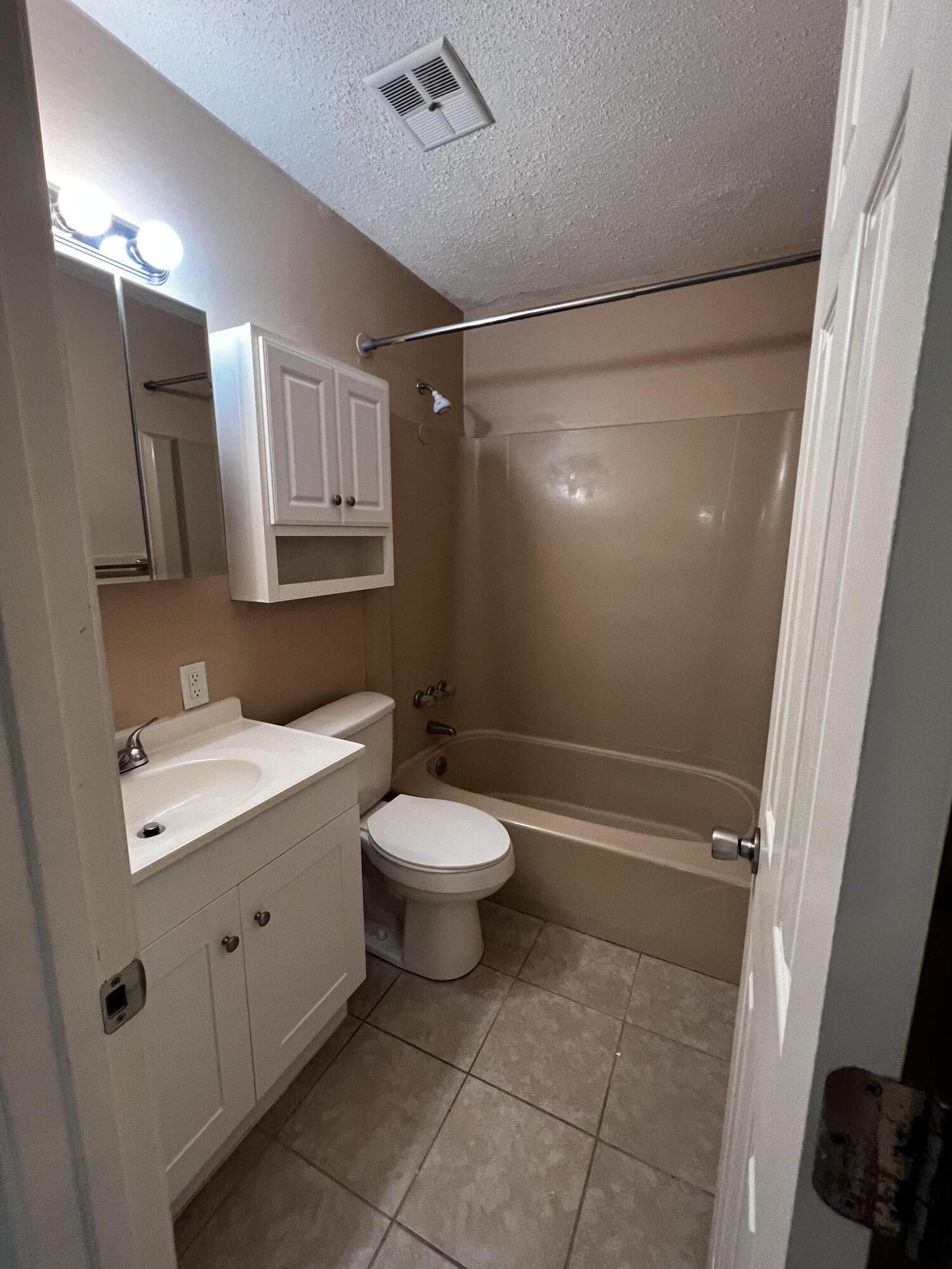 HICKORY - Residential Lease