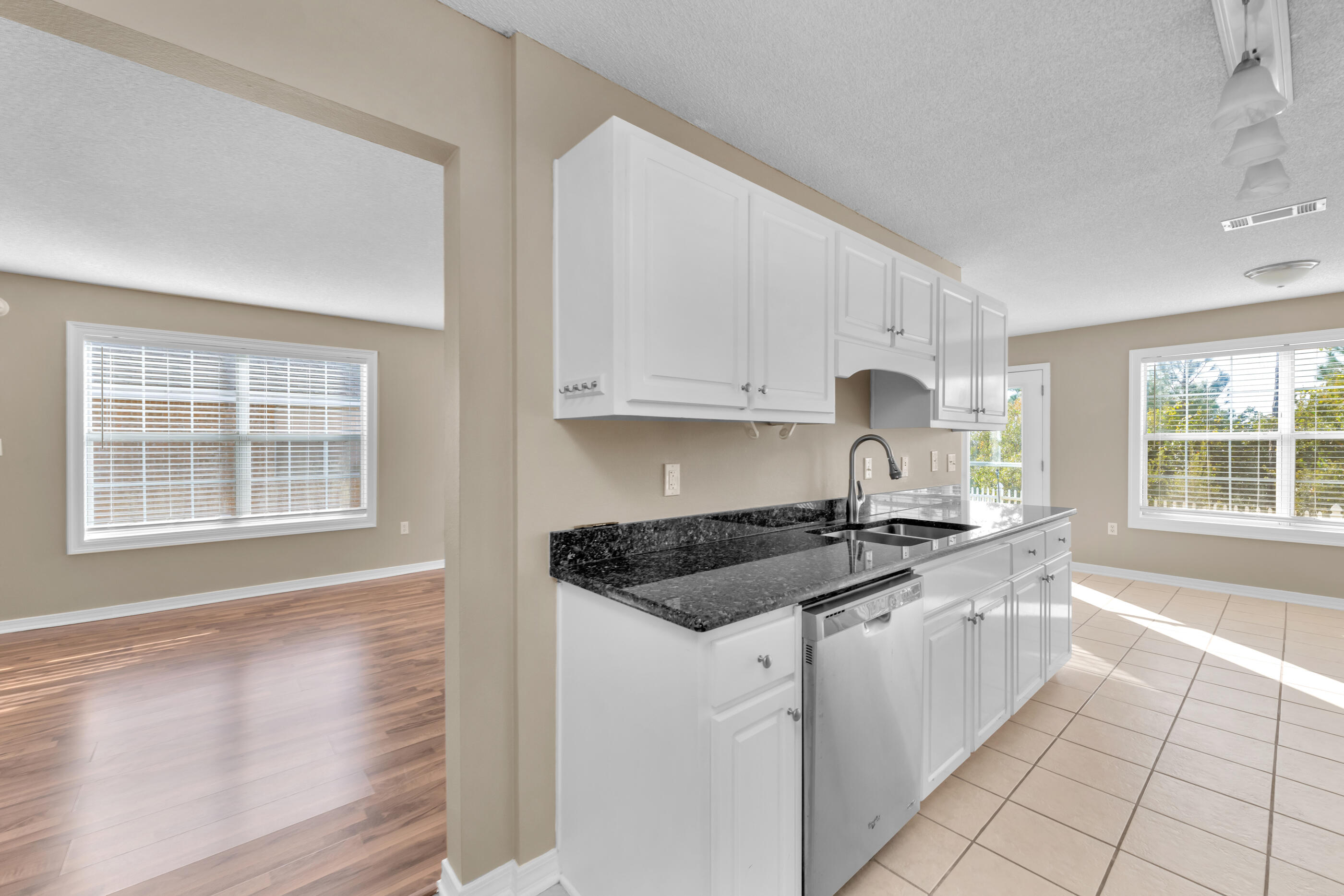 MARSH HARBOR - Residential Lease